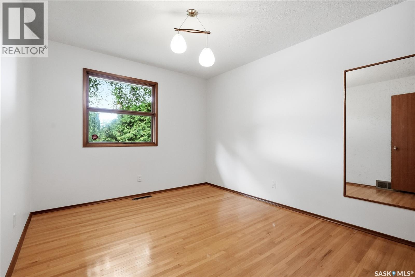 21 Bateman Crescent, Saskatoon, Saskatchewan  S7H 3C3 - Photo 21 - SK040133