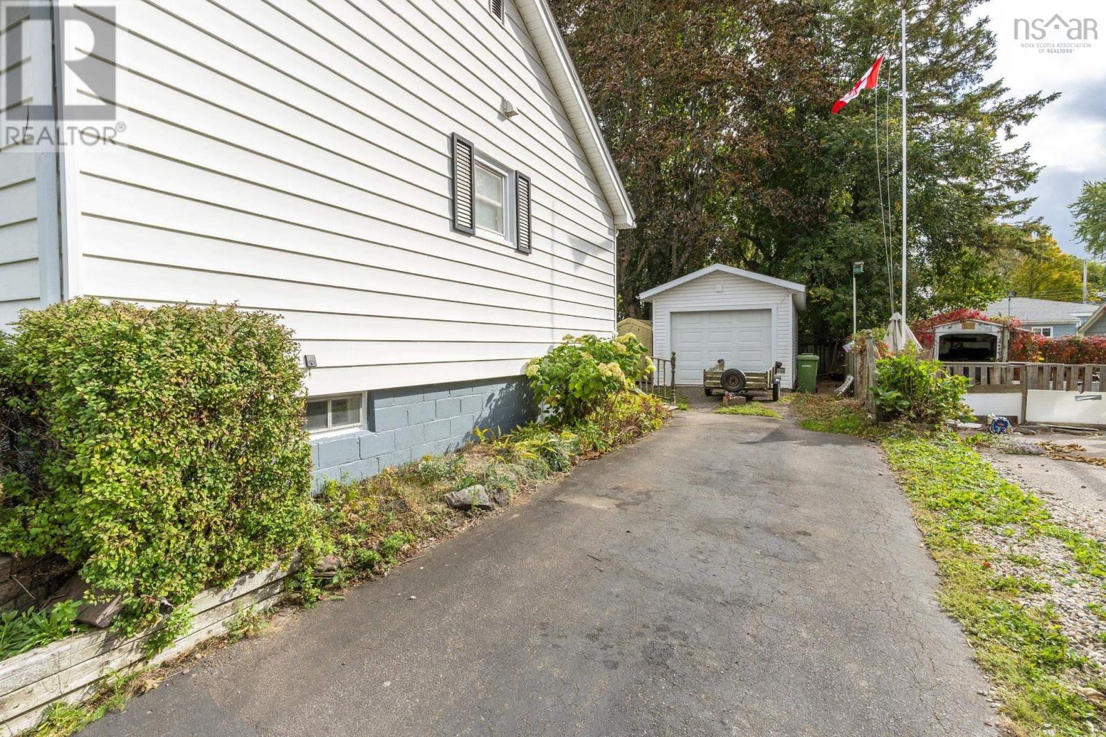 34 Wade Street, Kentville, Nova Scotia  B4N 1B6 - Photo 4 - 202615379