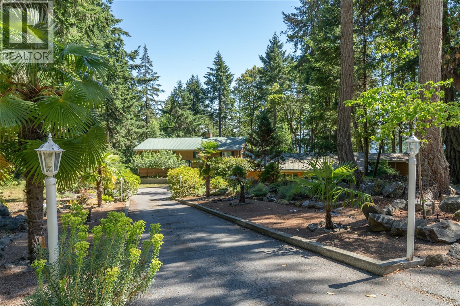 Thetis Island House for sale: 5 bedroom 2,747 sq.ft. (Listed 2026-01-22)
