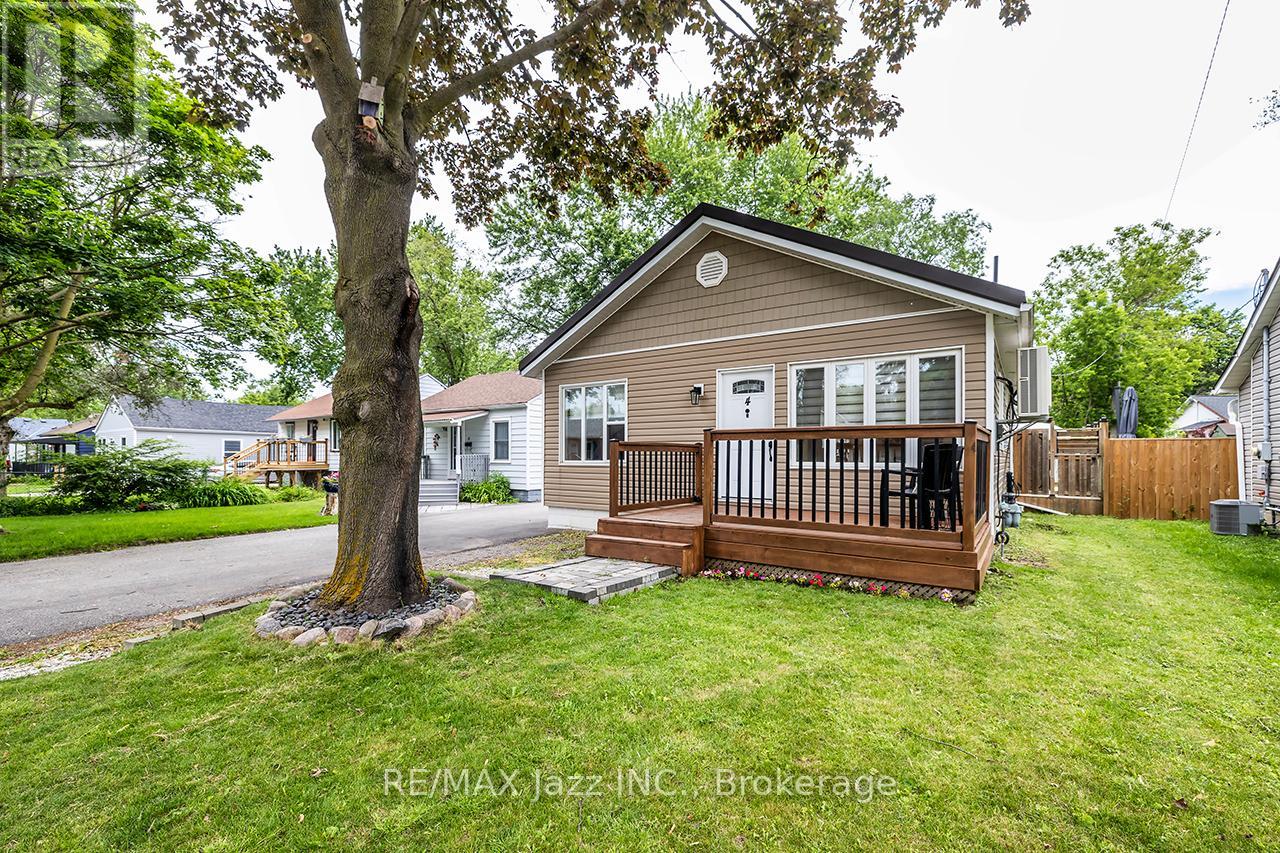 4 MAPLE STREET, Ajax, Ontario
