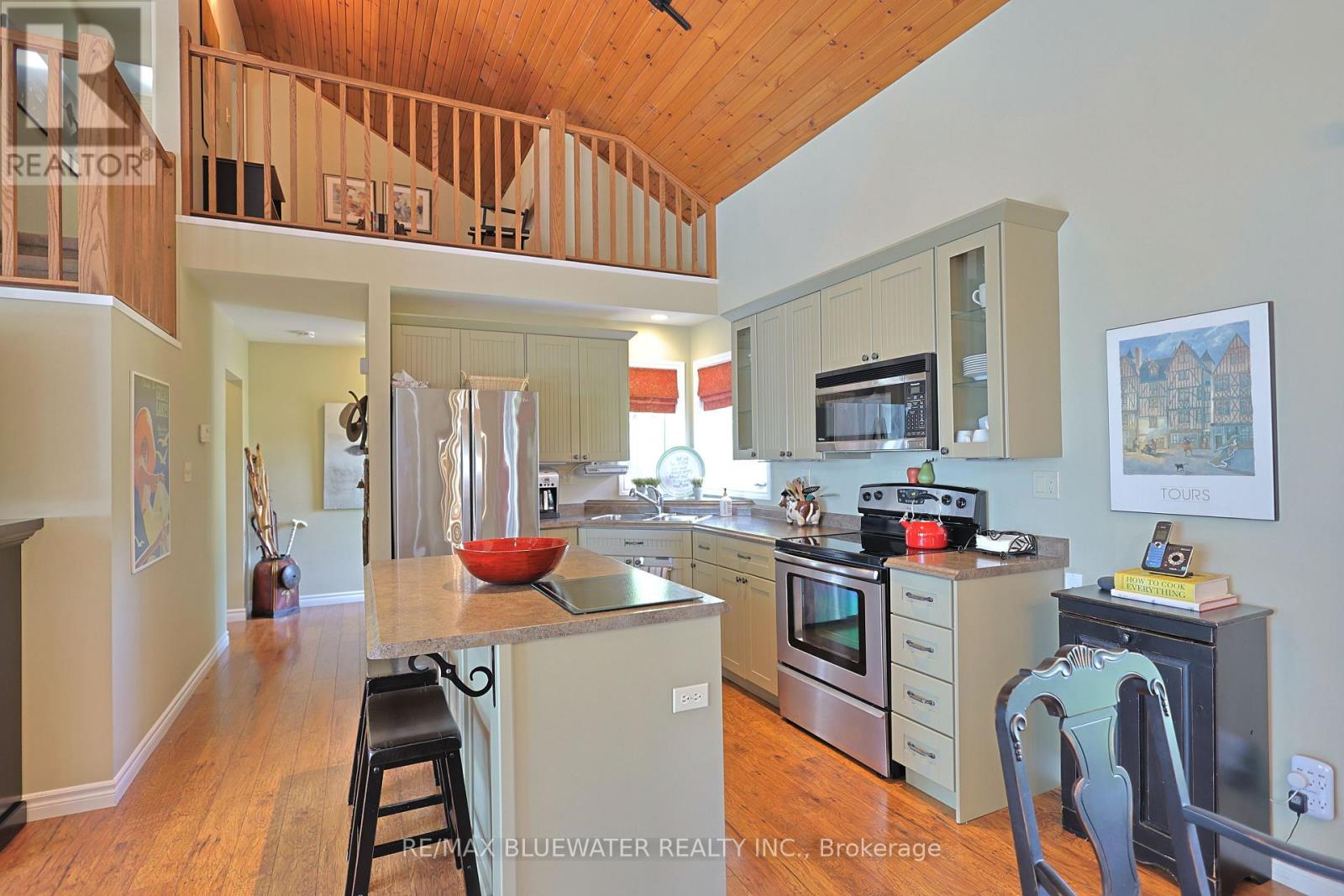73031 Denise Court, Bluewater, Ontario  N0M 2T0 - Photo 10 - X13479440