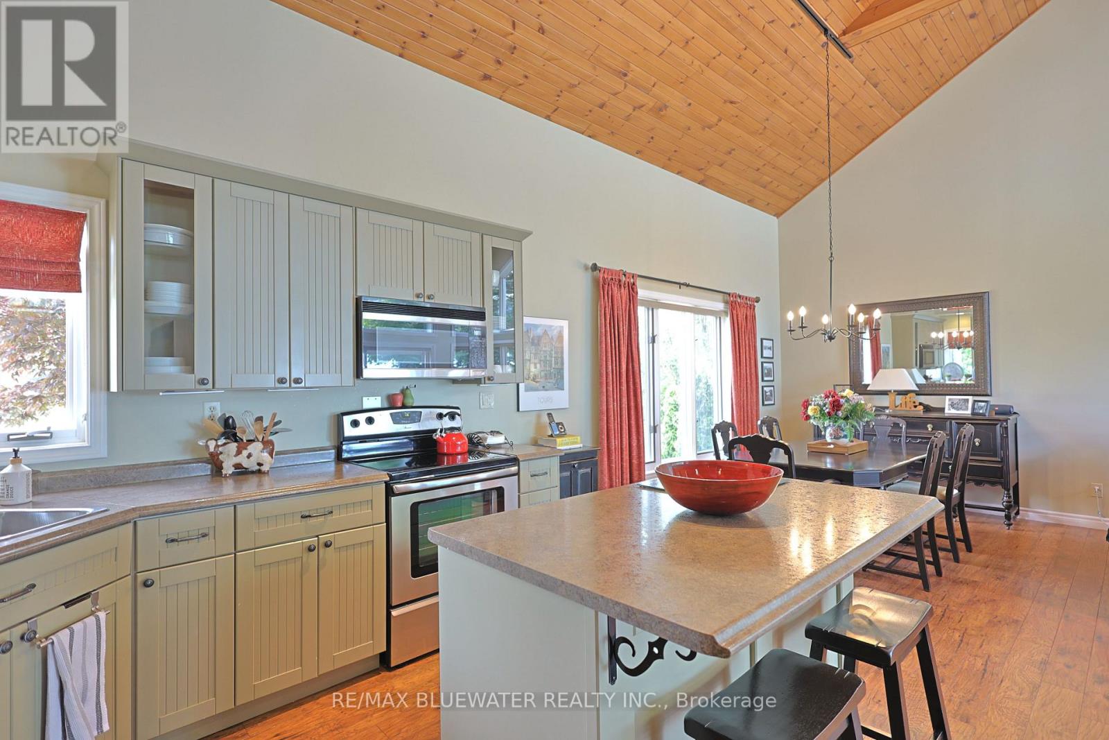 73031 Denise Court, Bluewater, Ontario  N0M 2T0 - Photo 13 - X13479440