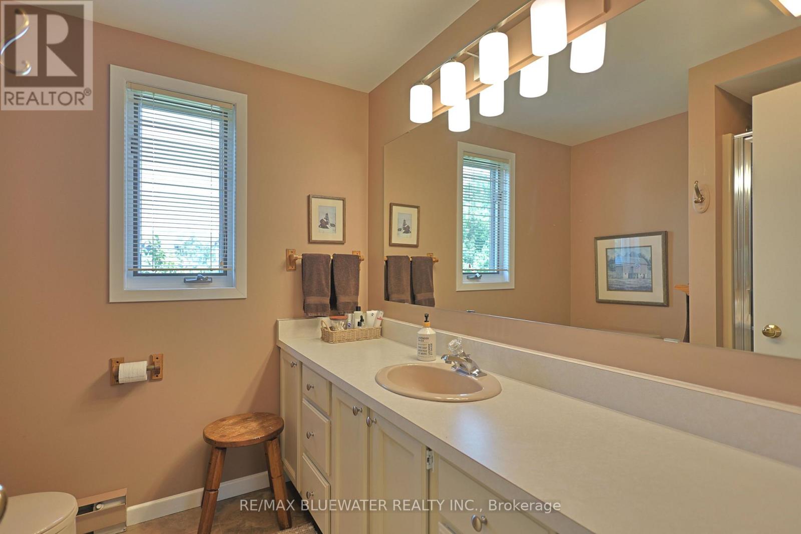 73031 Denise Court, Bluewater, Ontario  N0M 2T0 - Photo 32 - X13479440