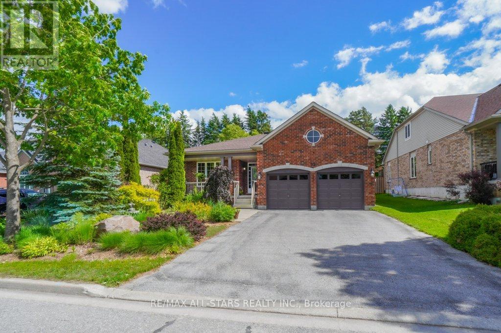 32 OAKSIDE DRIVE, Uxbridge, Ontario