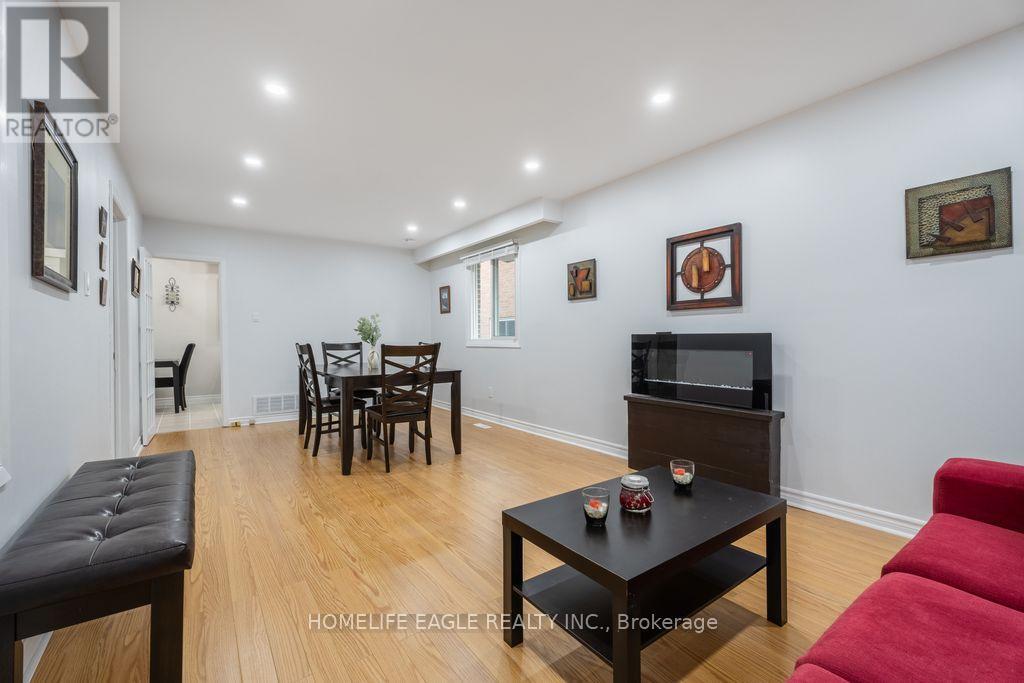293 Plymouth Trail, Newmarket, Ontario  L3Y 6G6 - Photo 6 - N13479324