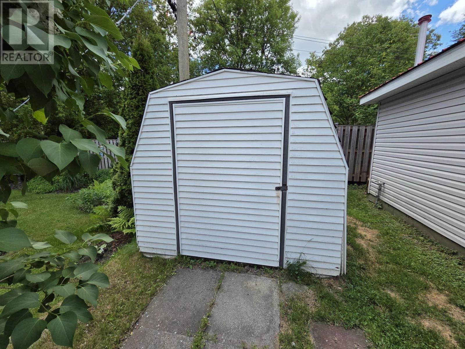 1312 Cameron St, Thunder Bay, Ontario  P7C 2H4 - Photo 39 - TB2601643
