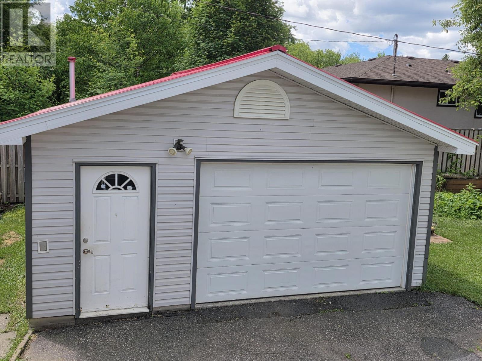 1312 Cameron St, Thunder Bay, Ontario  P7C 2H4 - Photo 10 - TB2601643
