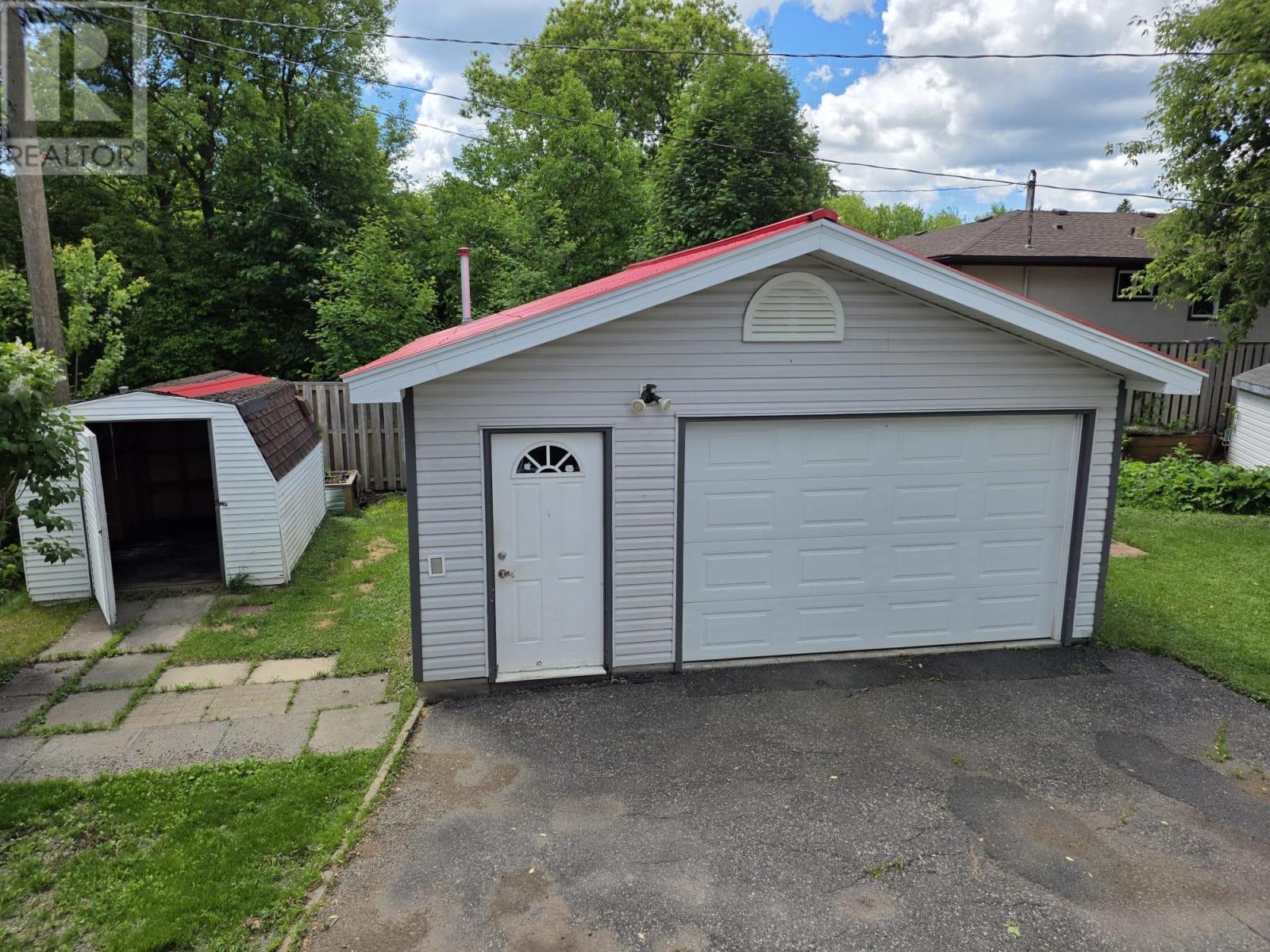 1312 Cameron St, Thunder Bay, Ontario  P7C 2H4 - Photo 34 - TB2601643