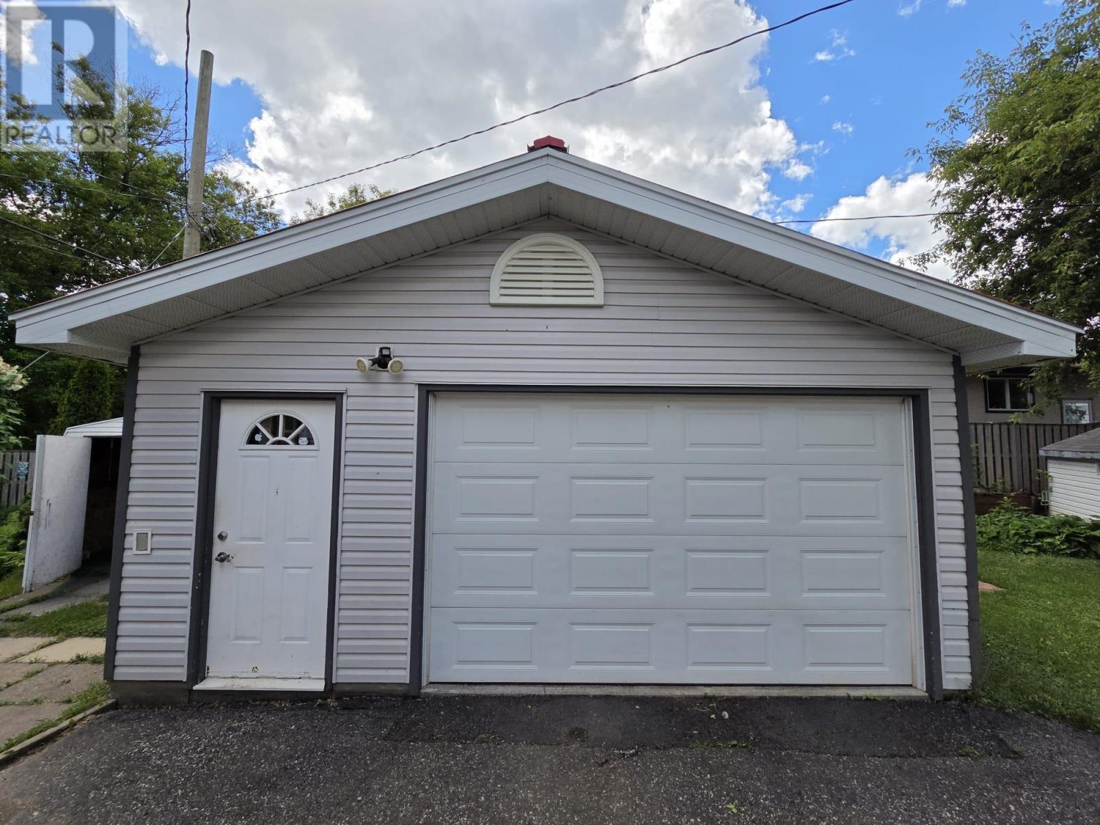 1312 Cameron St, Thunder Bay, Ontario  P7C 2H4 - Photo 38 - TB2601643