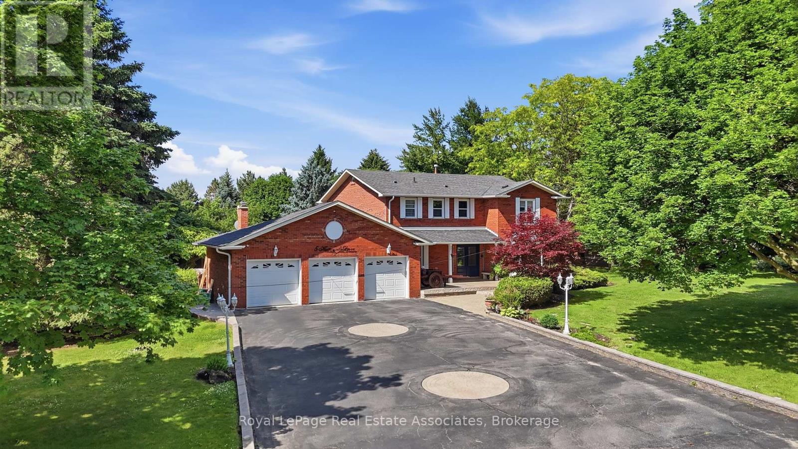 5 HUTTONVILLE DRIVE, Brampton, Ontario