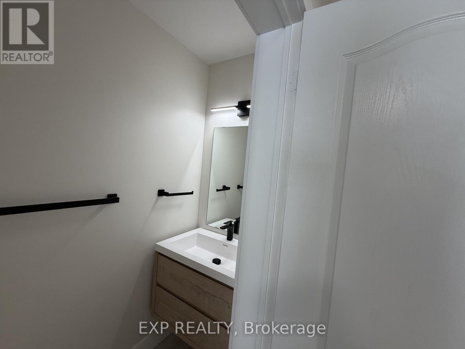 3964 Stardust Drive, Mississauga, Ontario  L5M 8A5 - Photo 5 - W13479370