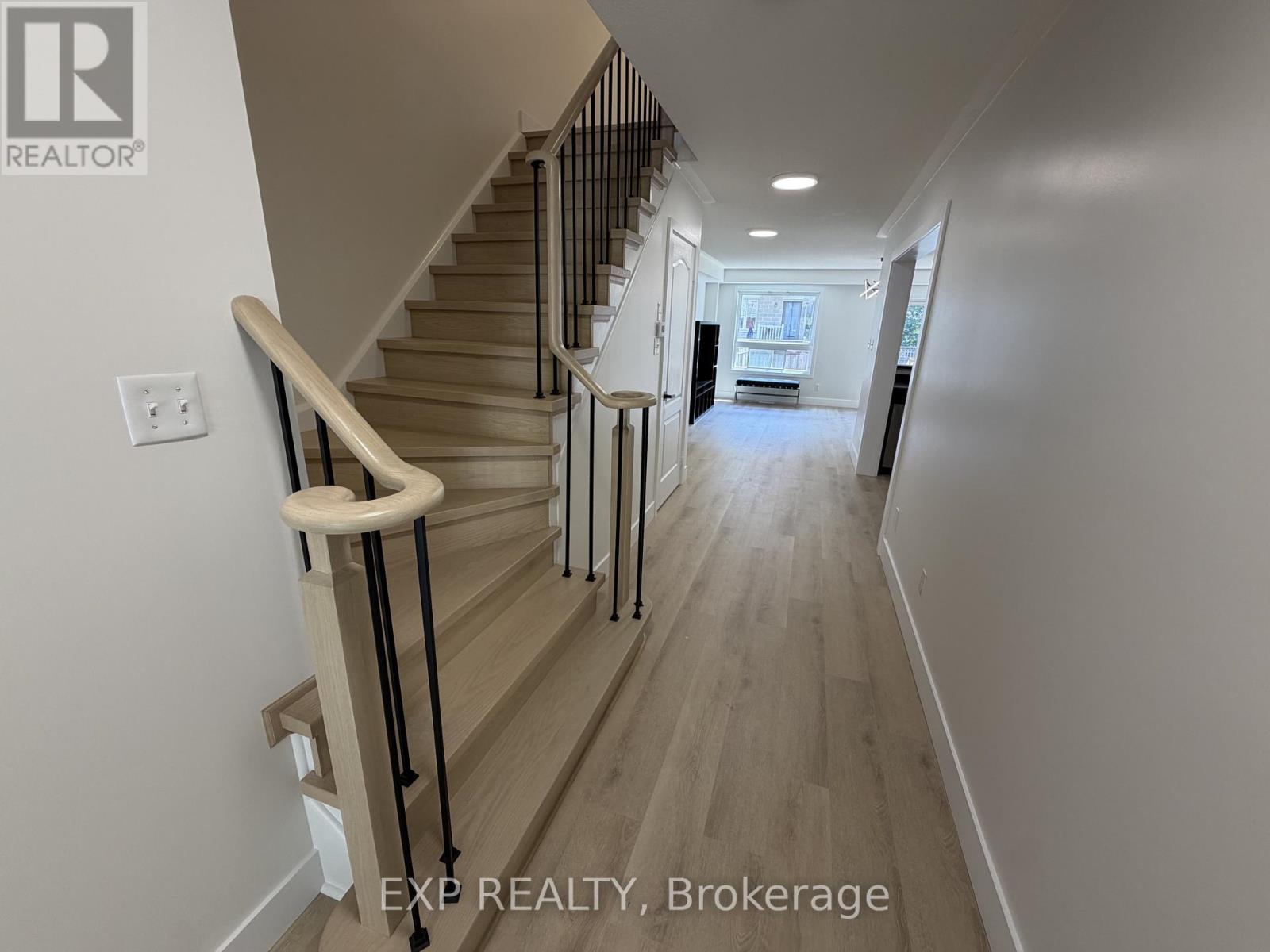 3964 Stardust Drive, Mississauga, Ontario  L5M 8A5 - Photo 7 - W13479370