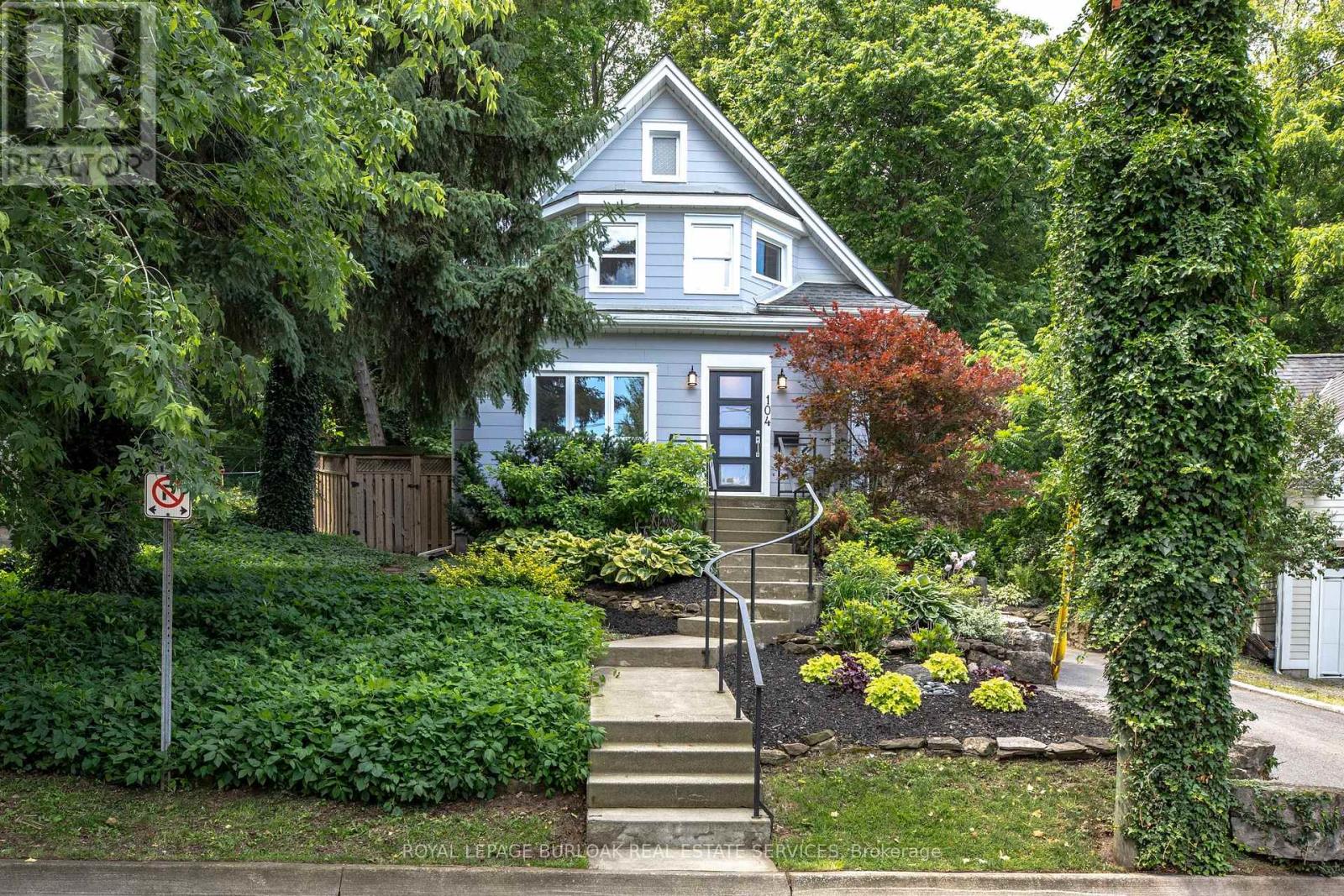 104 GIBSON STREET, Grimsby, Ontario