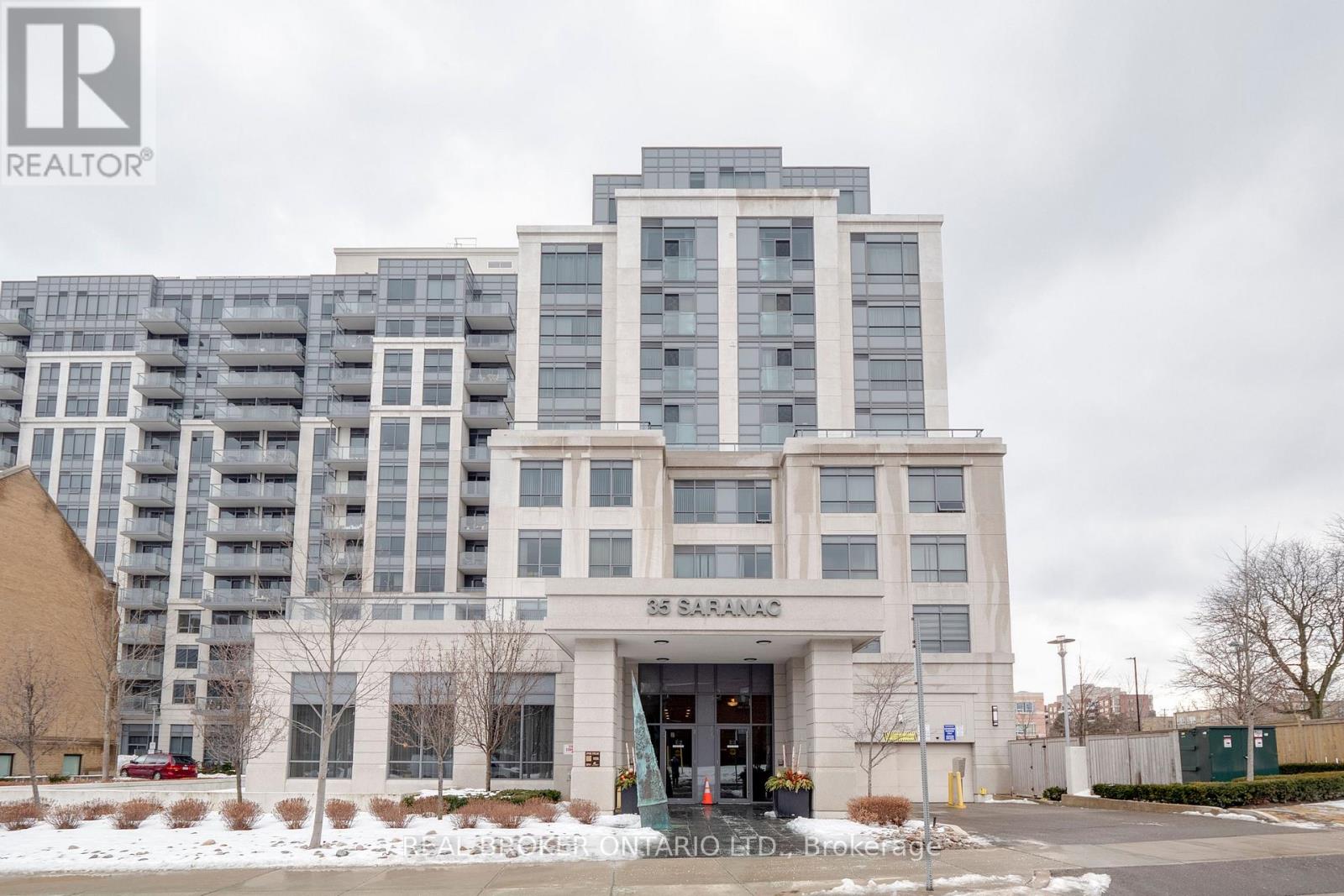 225 - 35 SARANAC BOULEVARD, Toronto, Ontario