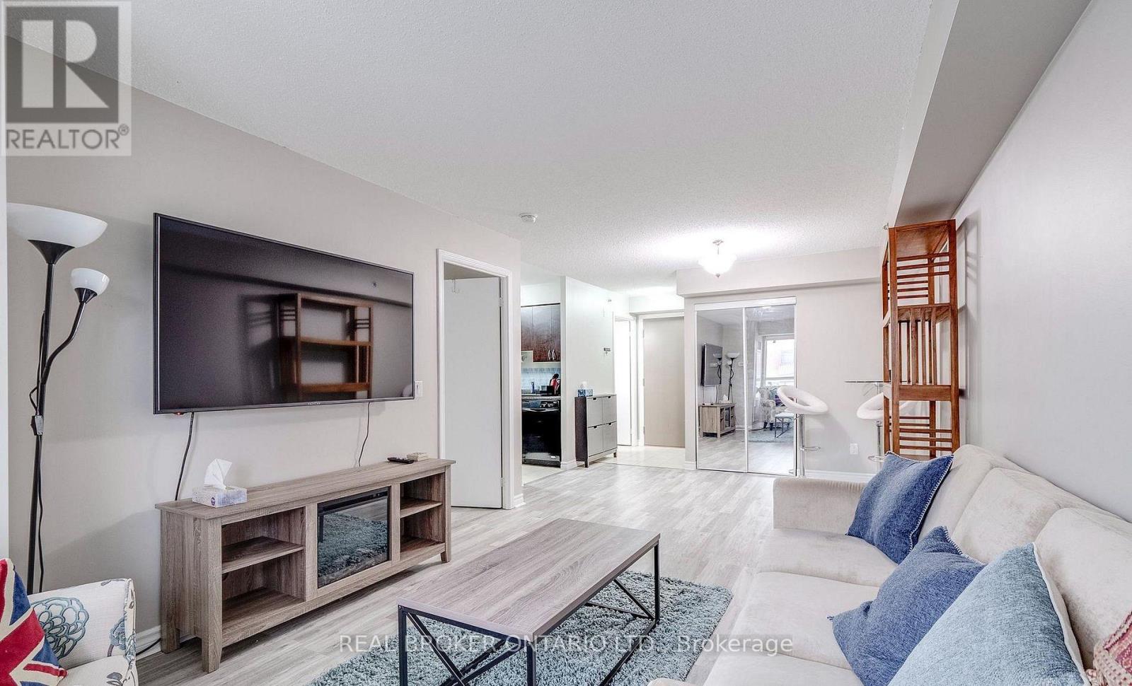 225 - 35 Saranac Boulevard, Toronto, Ontario  M6A 2G4 - Photo 3 - C13479410