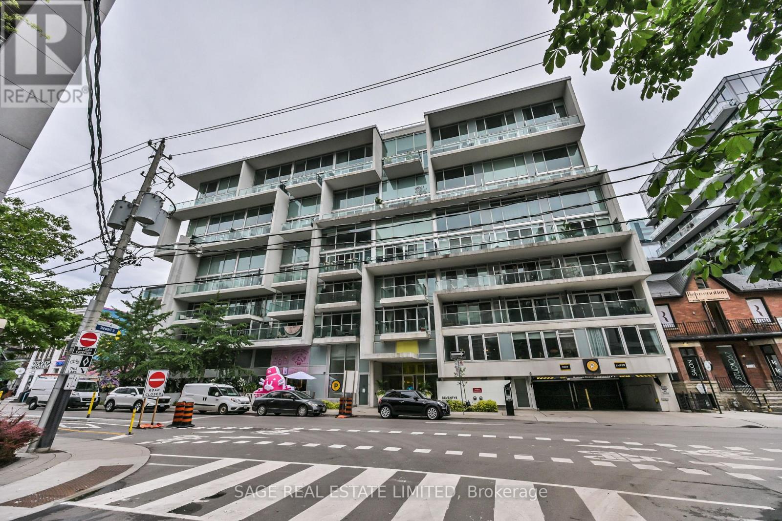 806 - 75 PORTLAND STREET, Toronto, Ontario