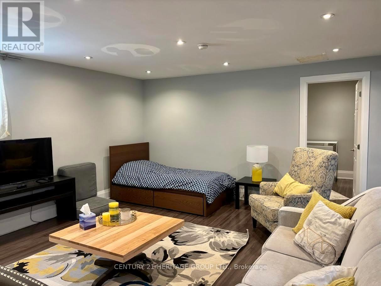BSMT - 34 ROBINTER DRIVE, Toronto, Ontario