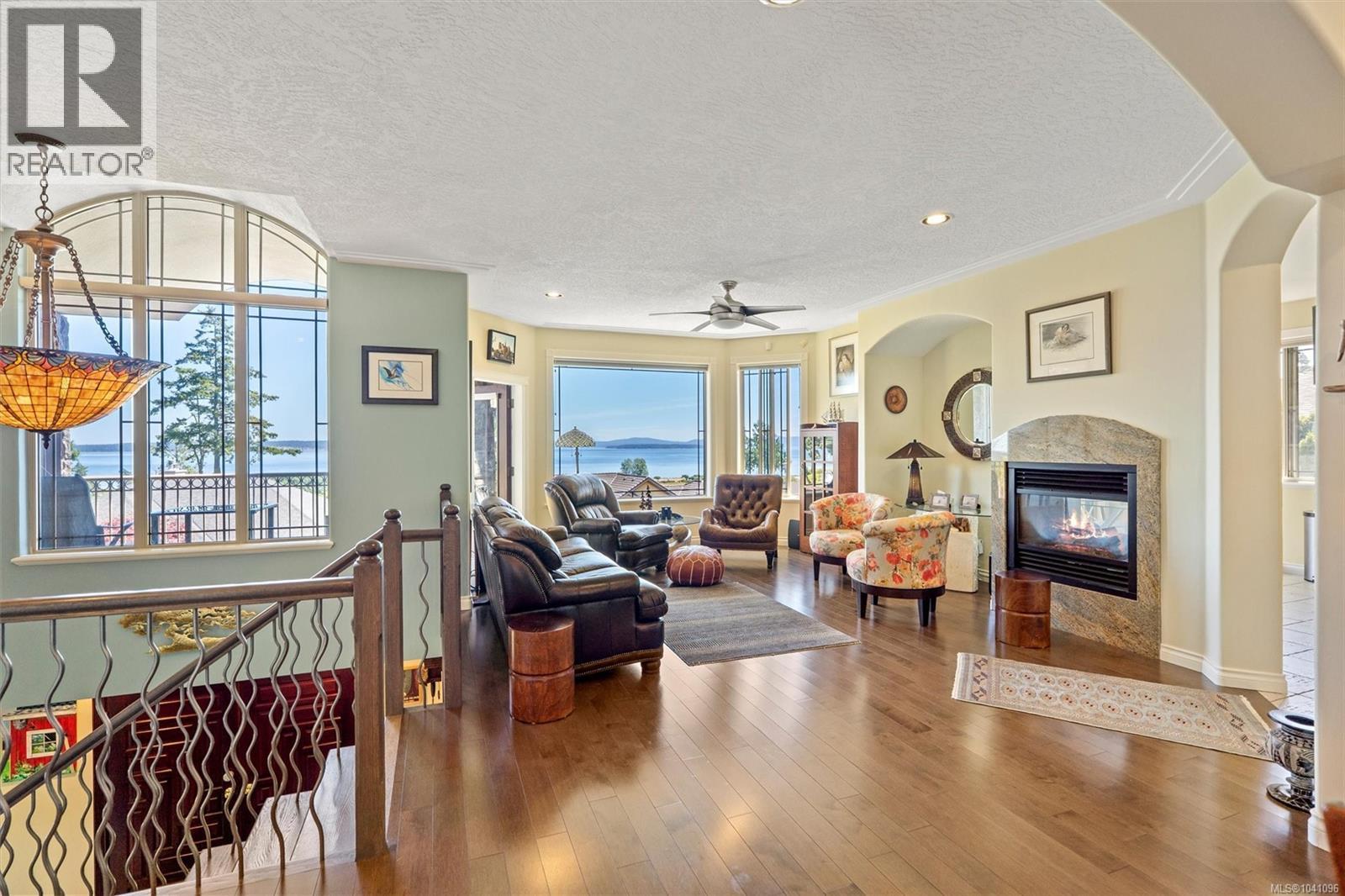 7012 Island View Pl, Central Saanich, British Columbia  V8M 2J6 - Photo 3 - 1041096