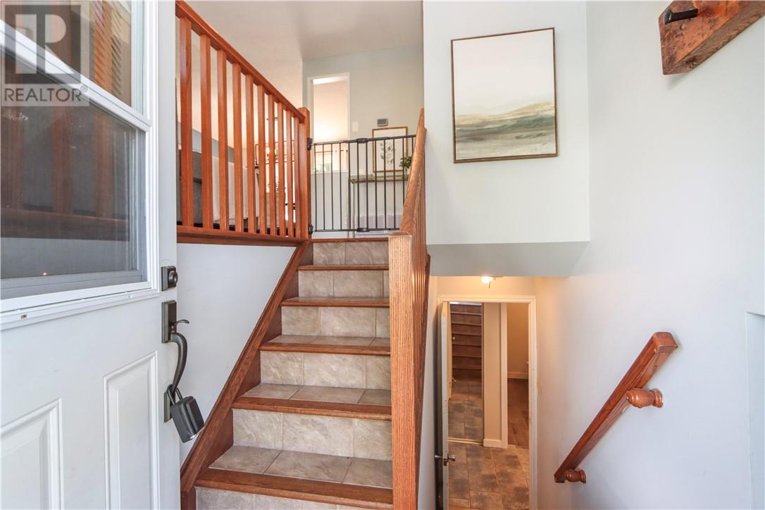 52 Melvyn Avenue, Lively, Ontario  P3Y 1B1 - Photo 3 - 2128762