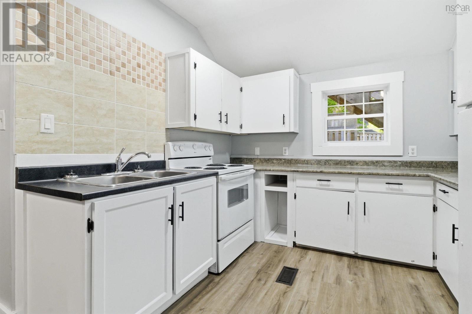 59 Pleasant Street, Truro, Nova Scotia  B2N 3R8 - Photo 8 - 202615267