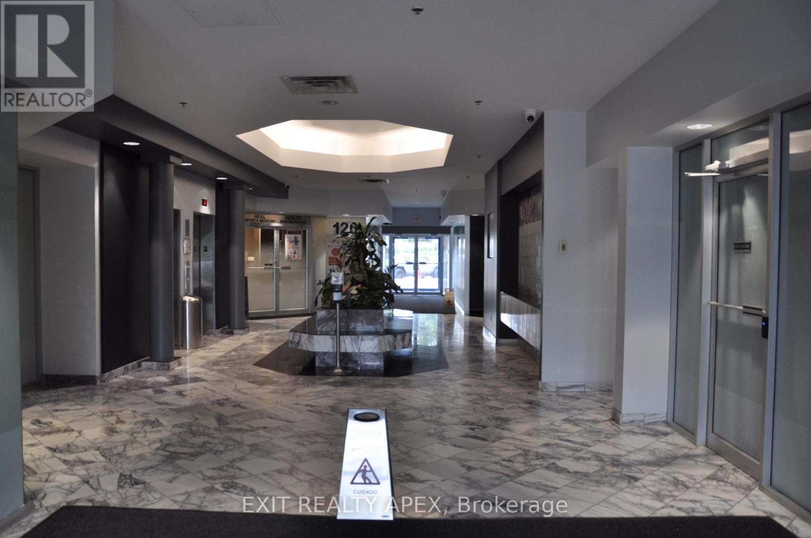 217-219 - 2560 Matheson Boulevard E, Mississauga, Ontario  L4W 4Y9 - Photo 2 - W13479390