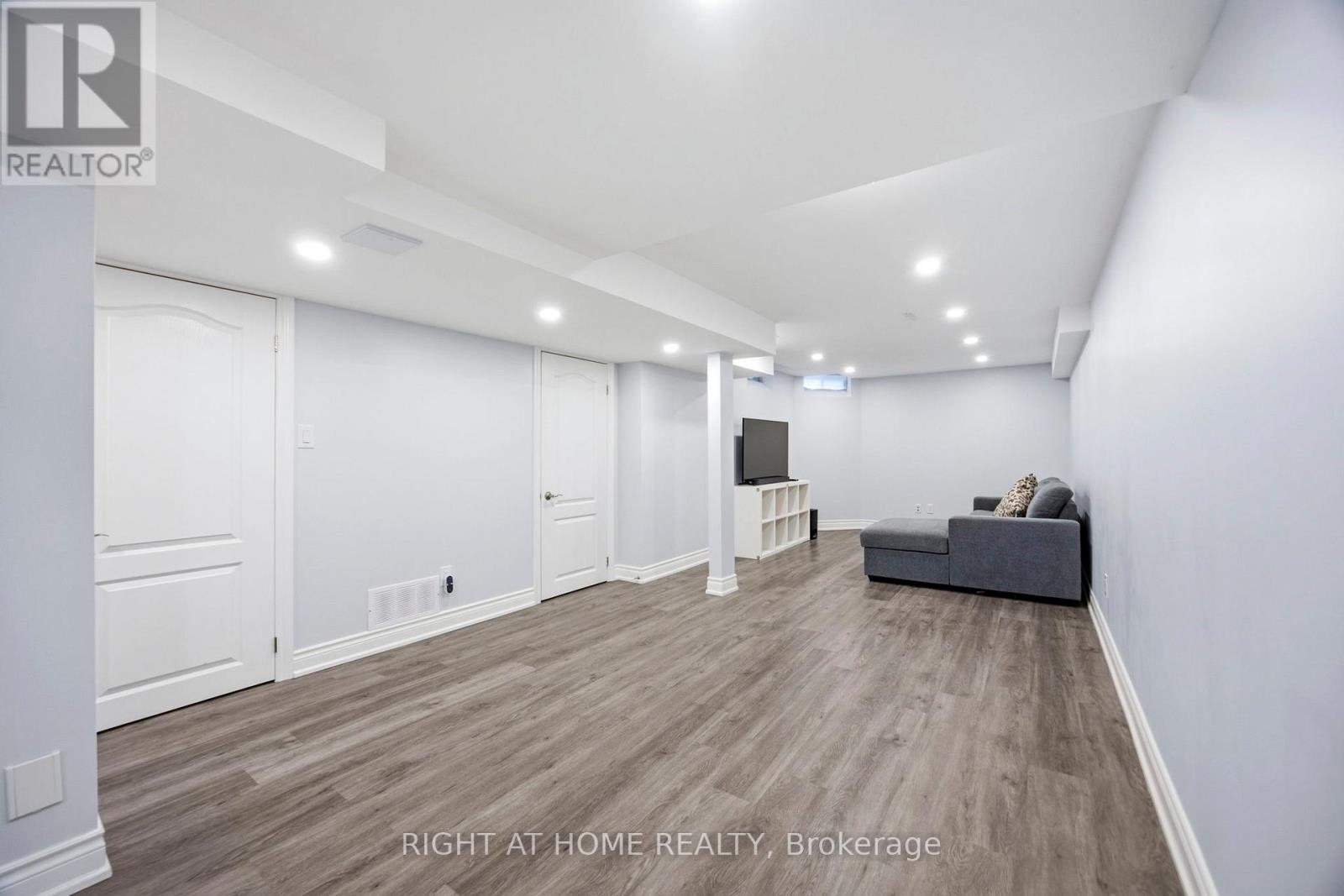 1064 Pepperidge Cross, Mississauga, Ontario  L5W 1J5 - Photo 20 - W13479392