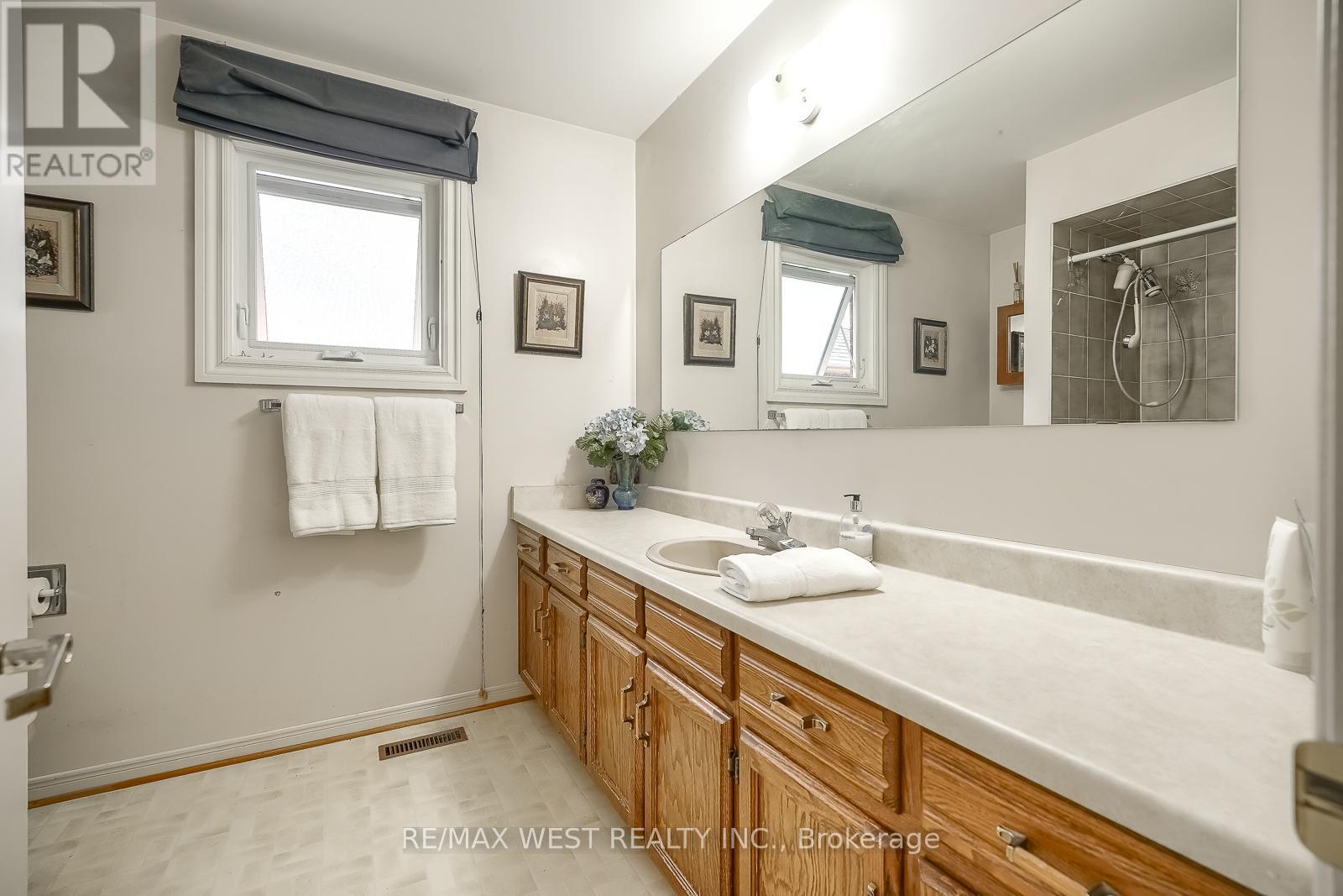 1914 The Chase, Mississauga, Ontario  L5M 3A2 - Photo 15 - W13479470