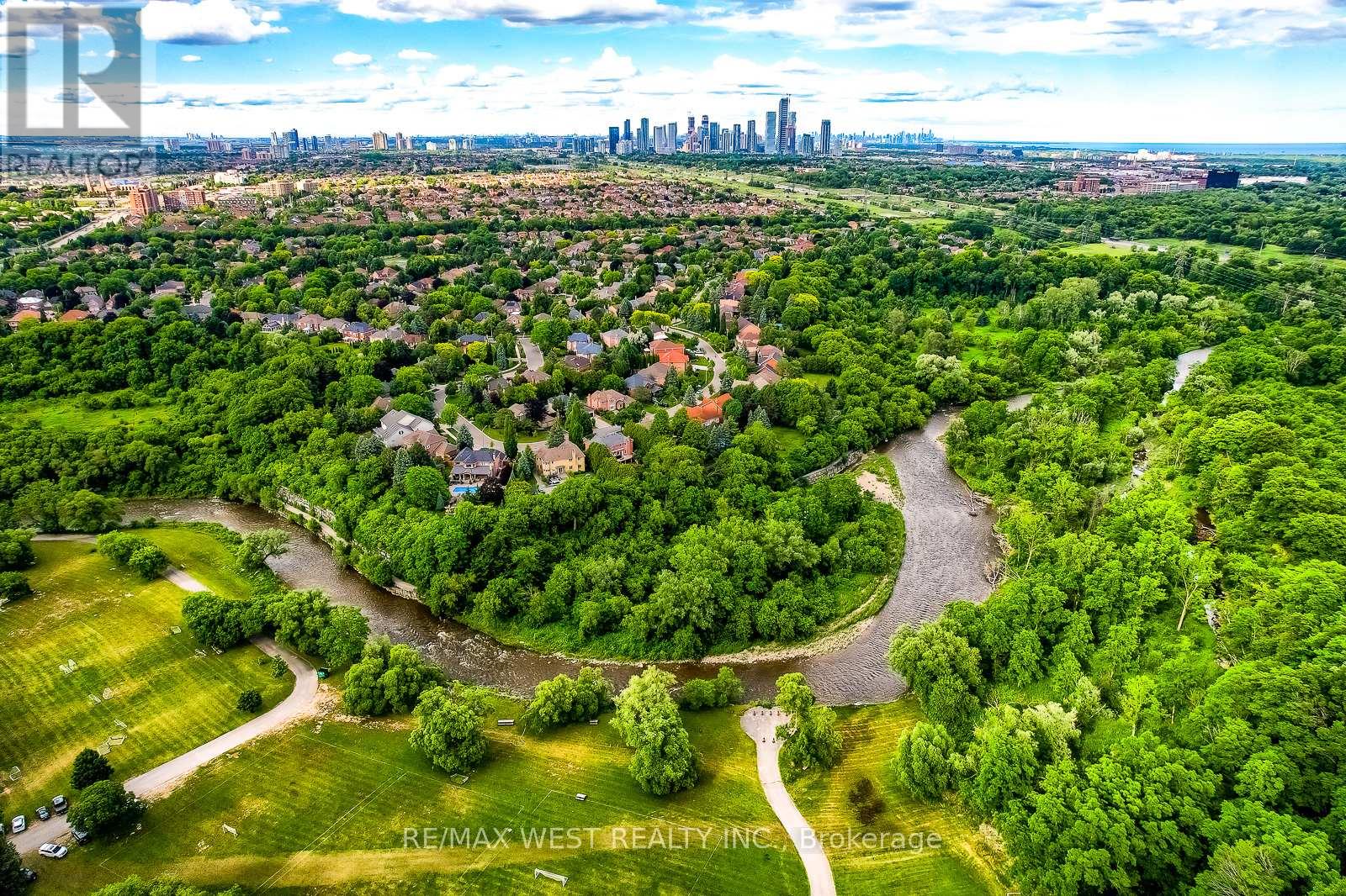 1914 The Chase, Mississauga, Ontario  L5M 3A2 - Photo 20 - W13479470