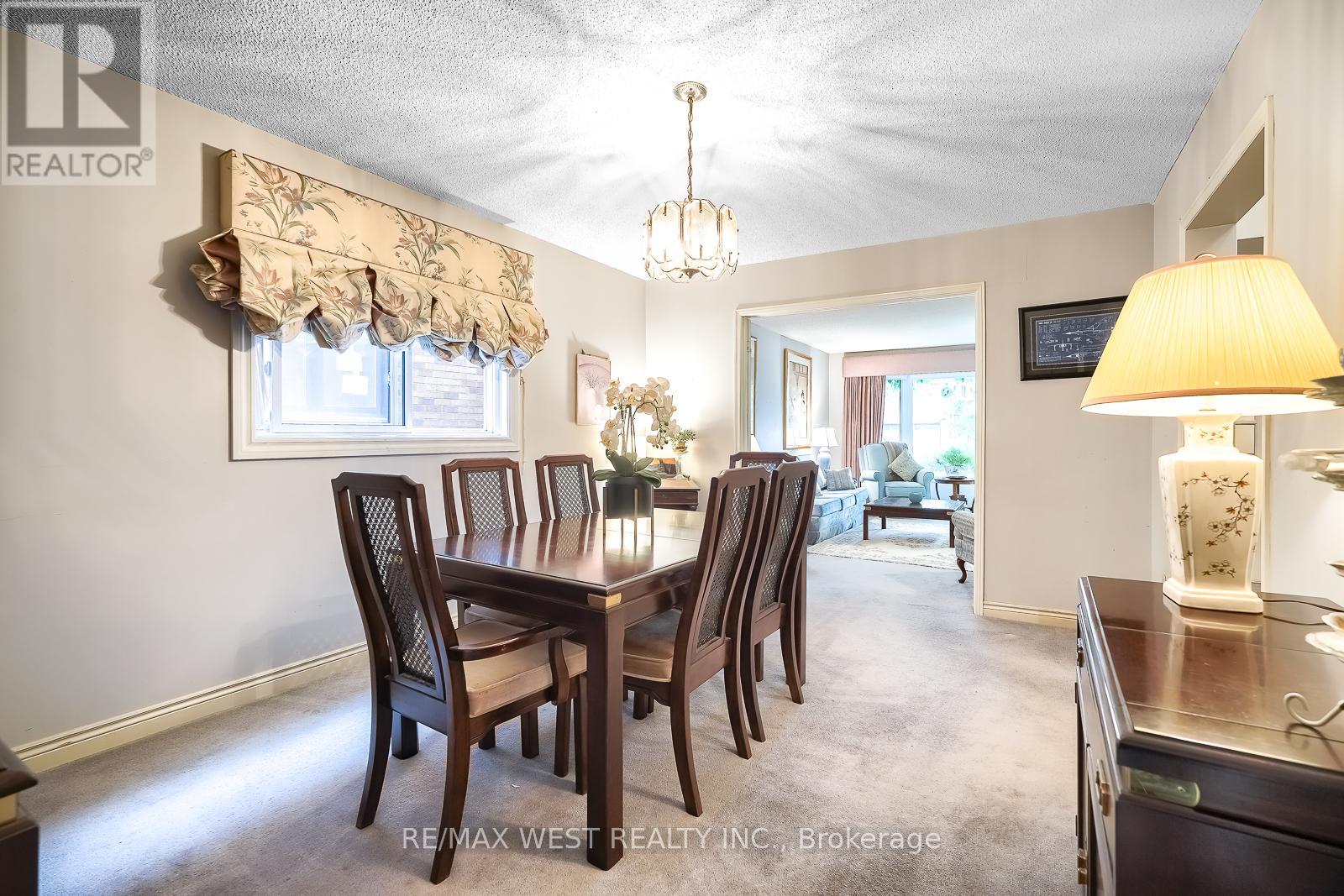 1914 The Chase, Mississauga, Ontario  L5M 3A2 - Photo 4 - W13479470