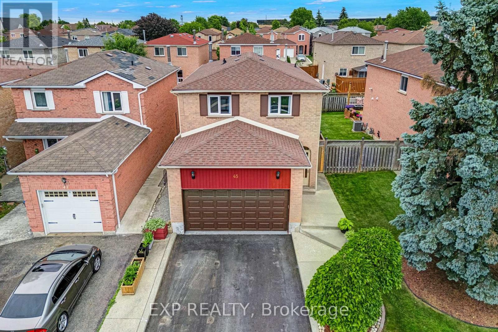 45 SANDMERE AVENUE, Brampton, Ontario