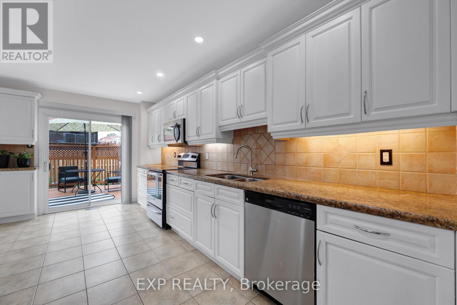 45 Sandmere Avenue, Brampton, Ontario L6Z 4A2 - Photo 8 - W13479482