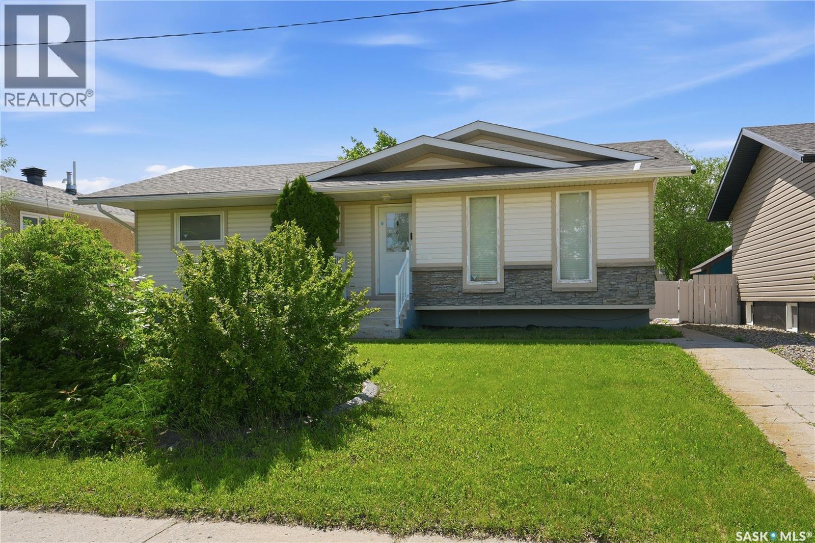 2011 102nd Street, North Battleford, Saskatchewan  S9A 1H8 - Photo 1 - SK040367