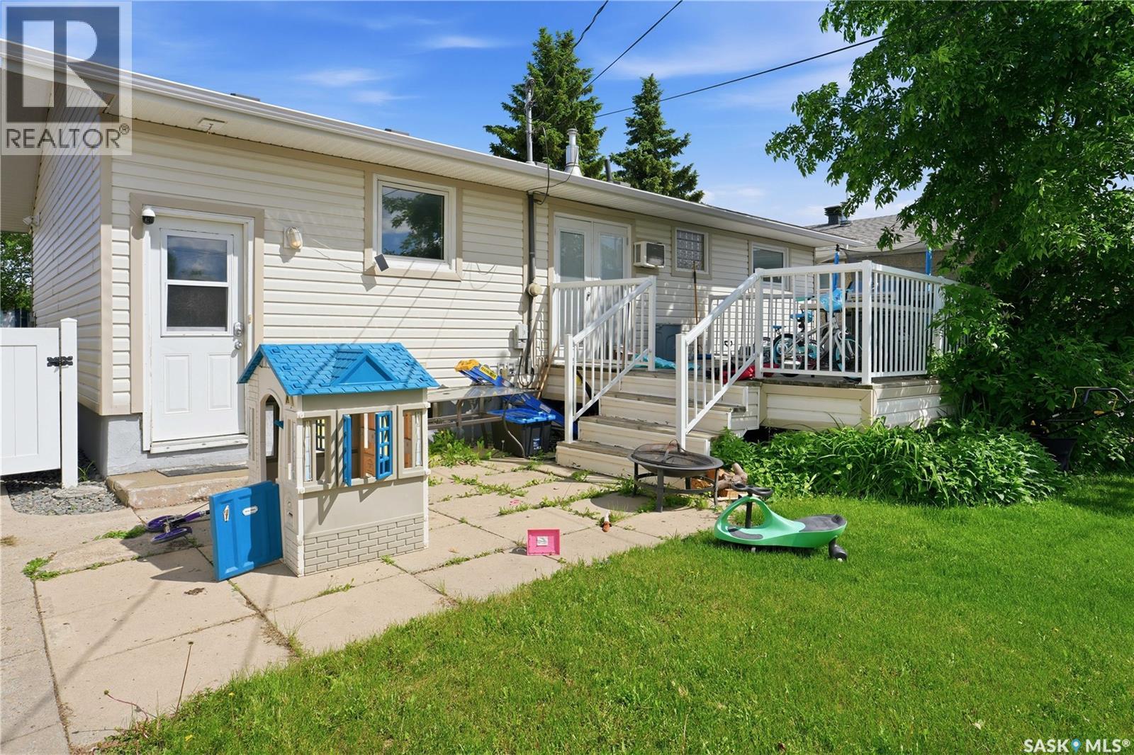 2011 102nd Street, North Battleford, Saskatchewan  S9A 1H8 - Photo 16 - SK040367