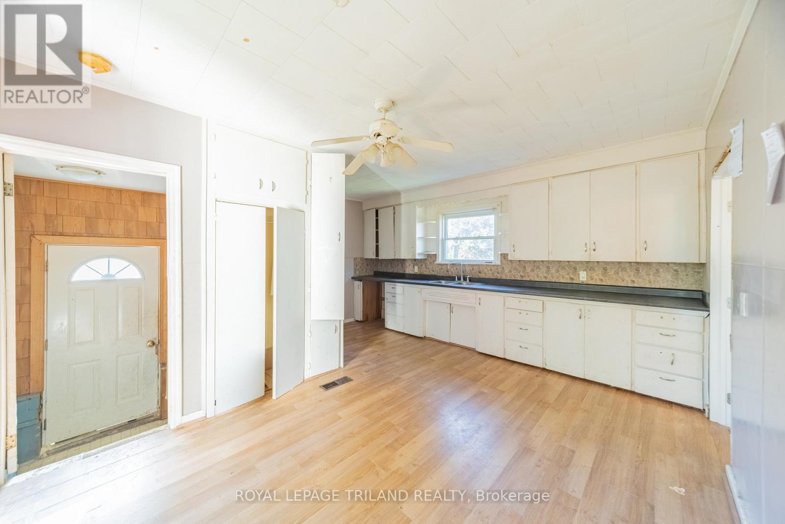 52 Nelson Street, Lambton Shores, Ontario  N0M 2N0 - Photo 12 - X13479558