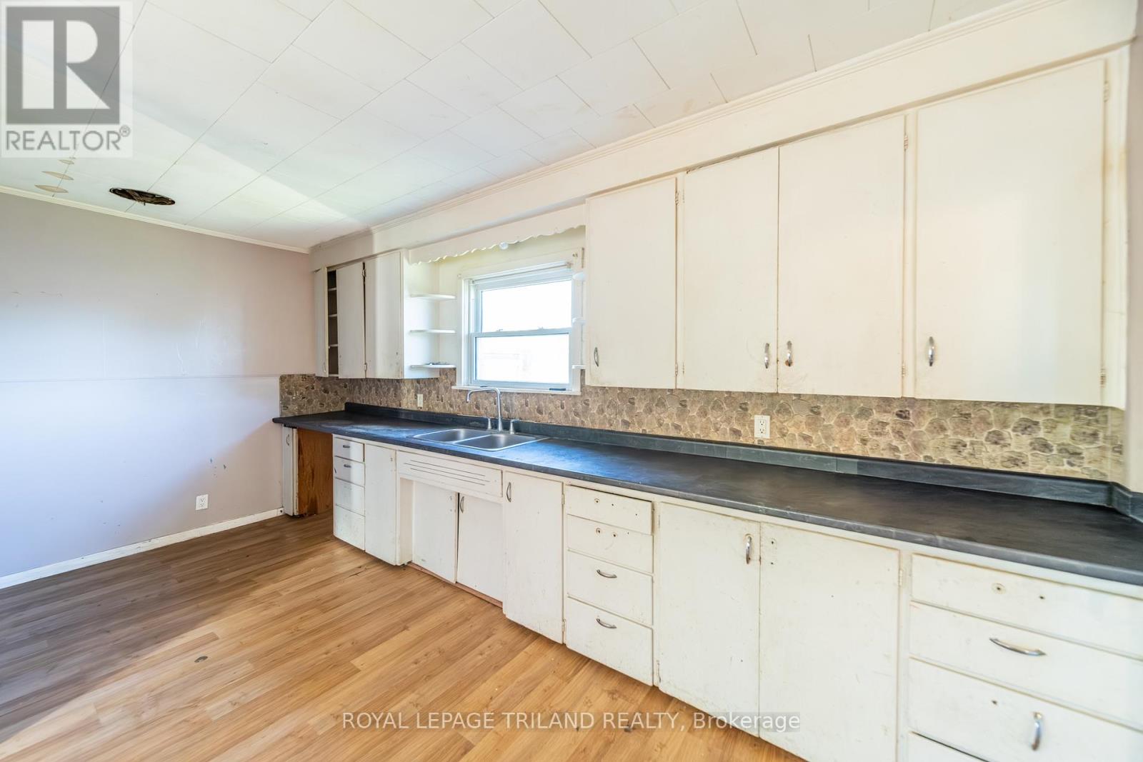 52 Nelson Street, Lambton Shores, Ontario  N0M 2N0 - Photo 13 - X13479558
