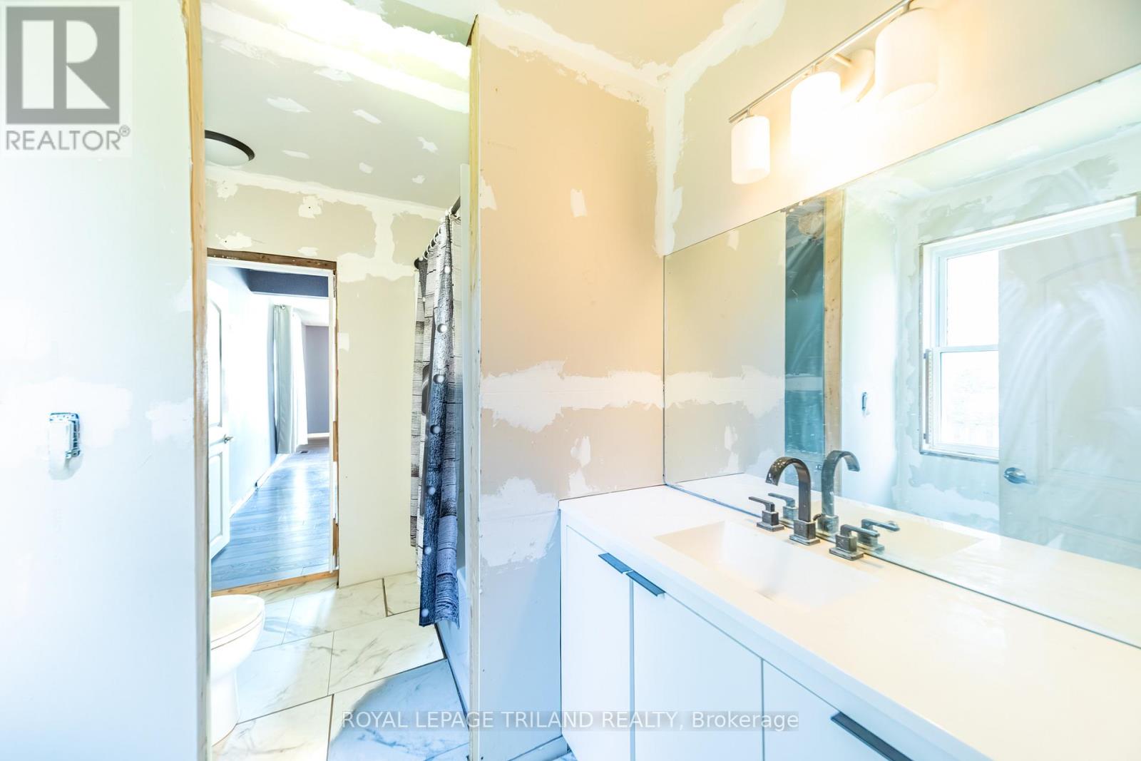 52 Nelson Street, Lambton Shores, Ontario  N0M 2N0 - Photo 15 - X13479558