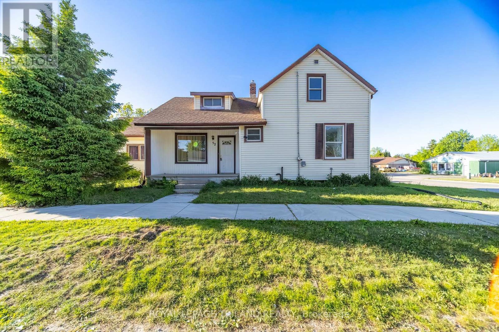 52 Nelson Street, Lambton Shores, Ontario  N0M 2N0 - Photo 2 - X13479558