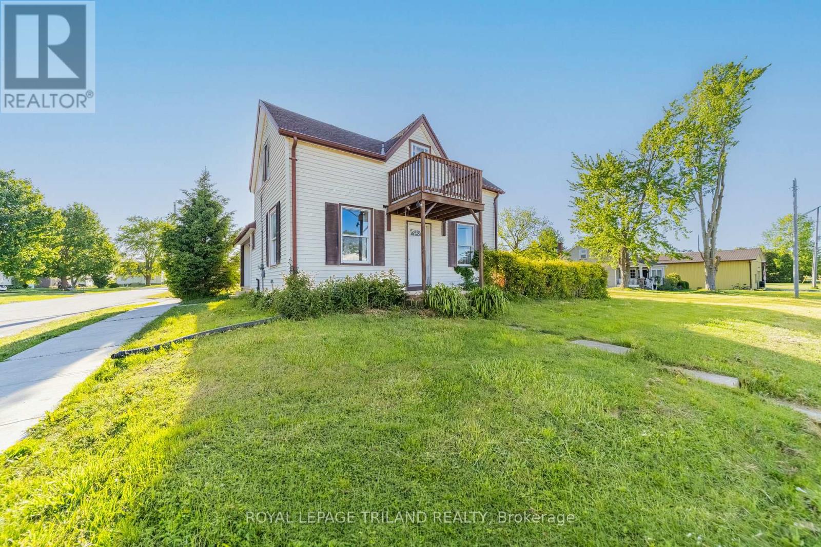 52 Nelson Street, Lambton Shores, Ontario  N0M 2N0 - Photo 3 - X13479558
