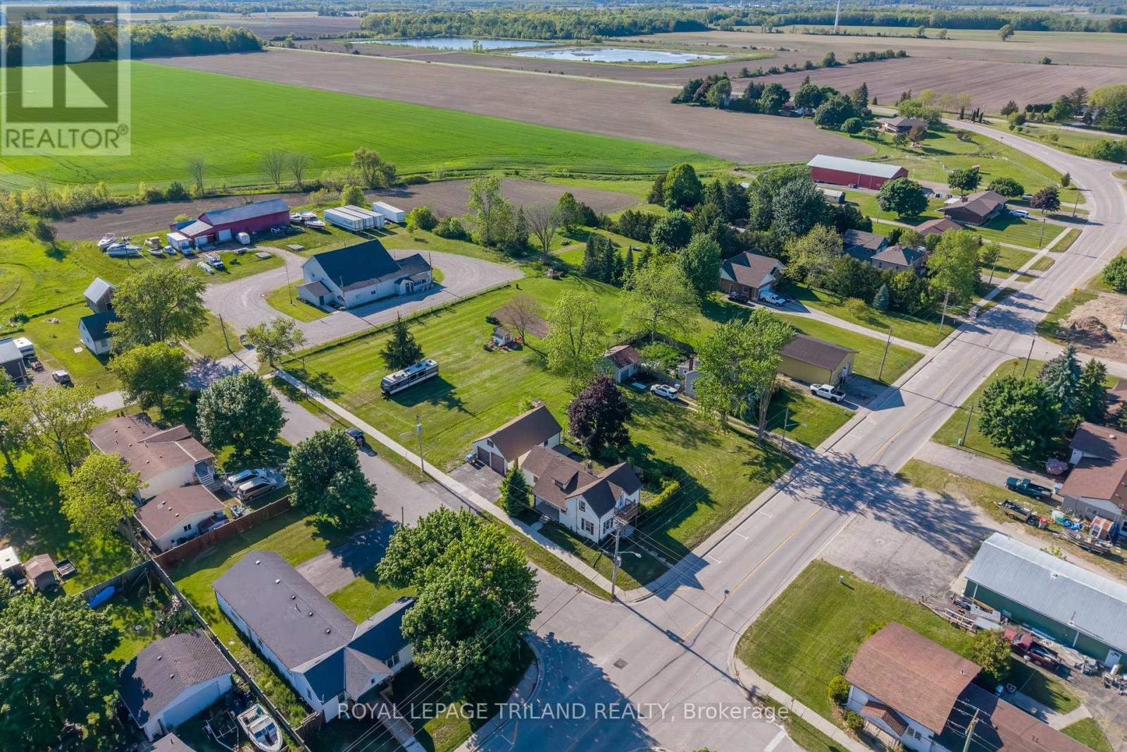 52 Nelson Street, Lambton Shores, Ontario  N0M 2N0 - Photo 32 - X13479558