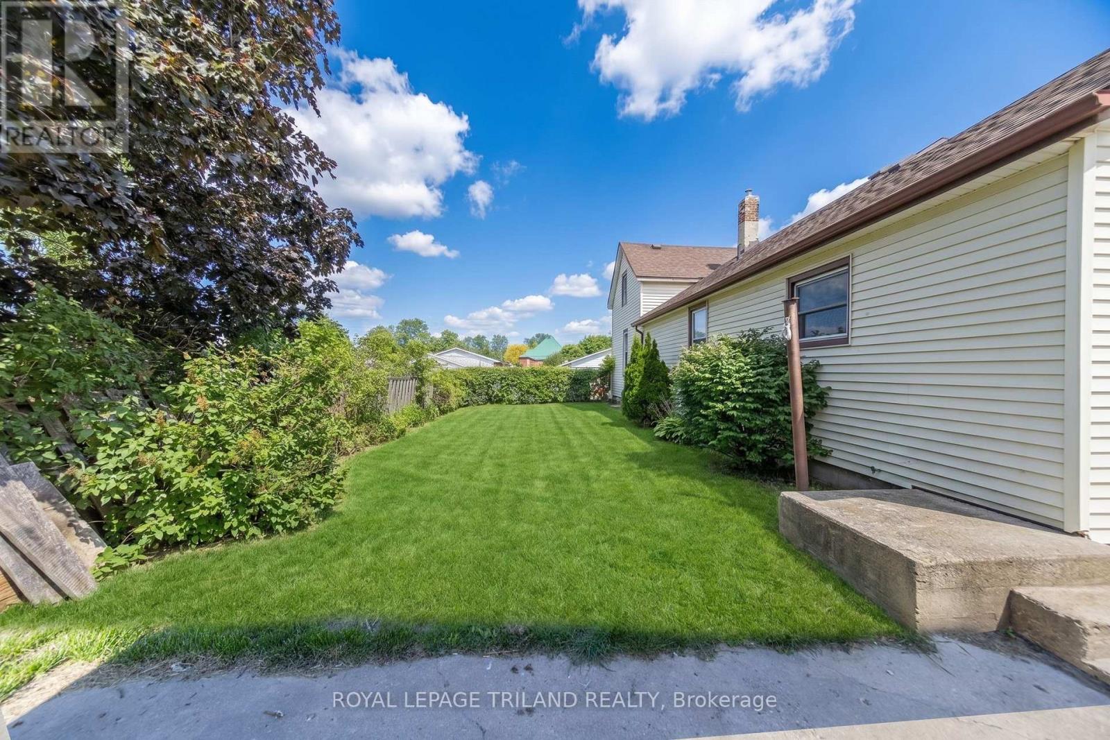 52 Nelson Street, Lambton Shores, Ontario  N0M 2N0 - Photo 7 - X13479558