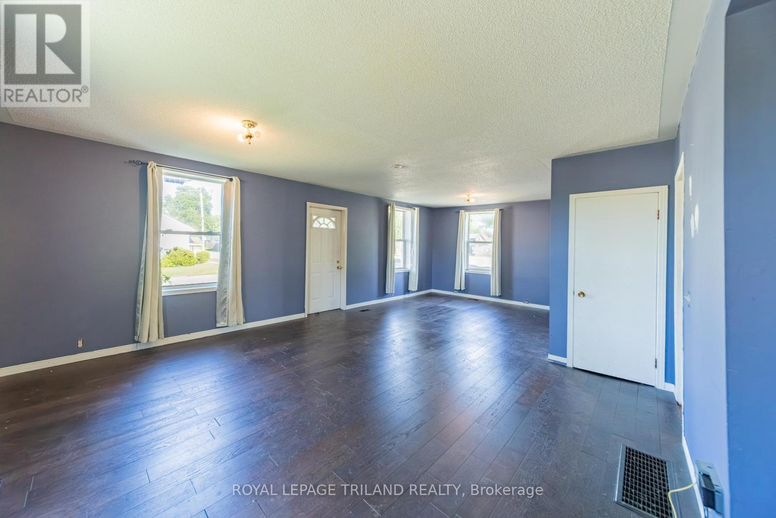 52 Nelson Street, Lambton Shores, Ontario  N0M 2N0 - Photo 8 - X13479558
