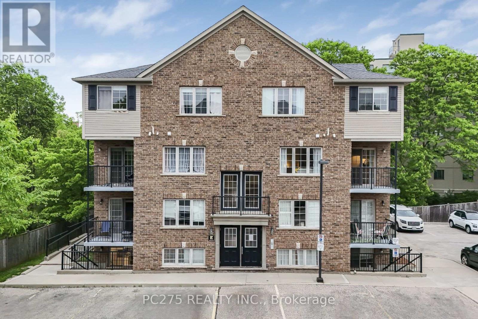 E37 - 12 HOLBORN DRIVE, Kitchener, Ontario