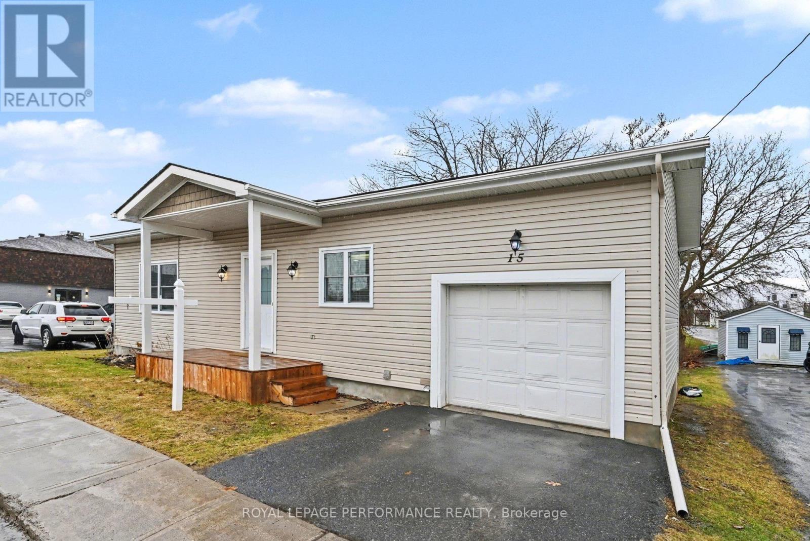 15 Forget Street, Russell, Ontario  K0A 1W0 - Photo 2 - X13479606