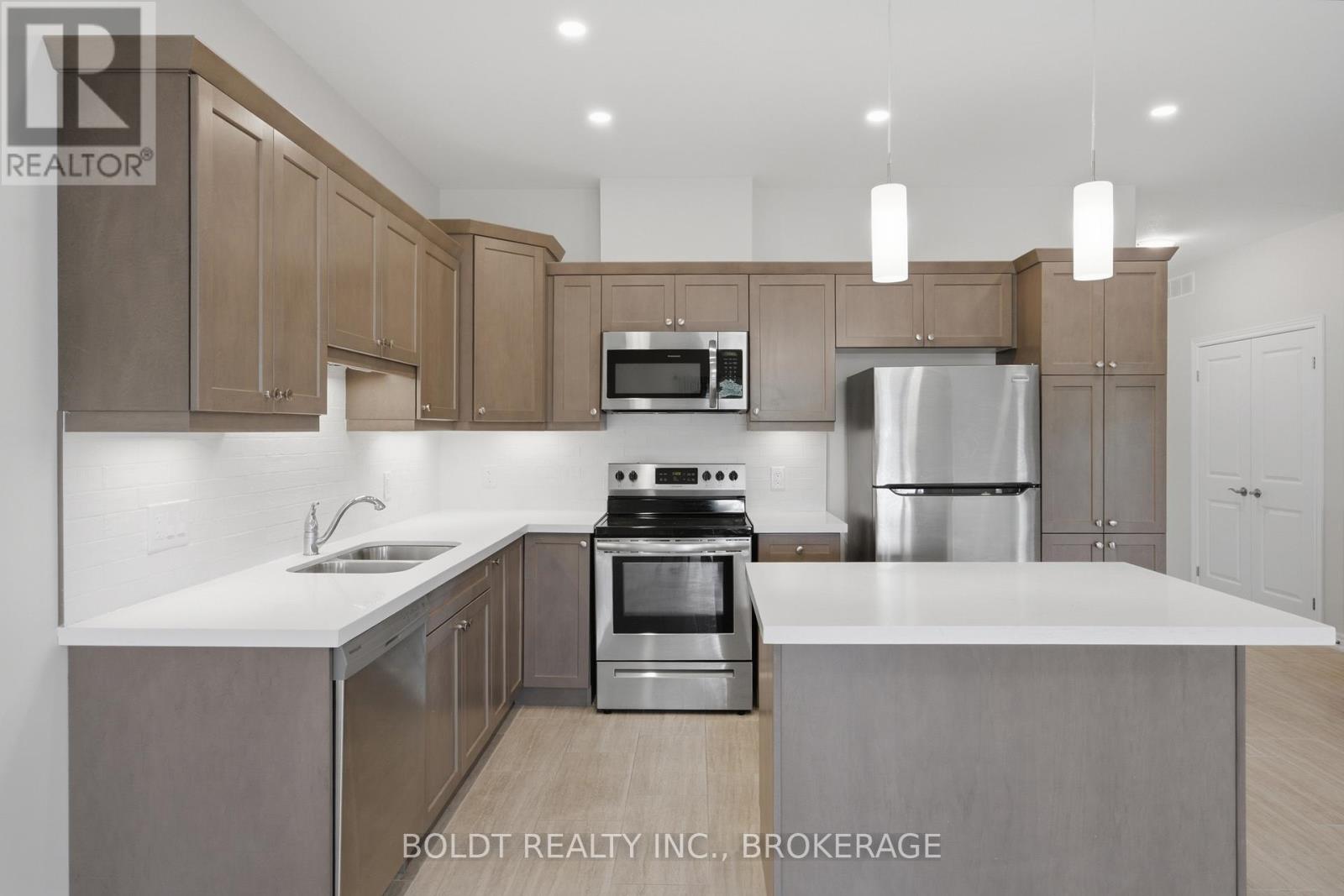 6 - 7138 Parsa Street, Niagara Falls, Ontario  L2H 3W1 - Photo 3 - X13479742