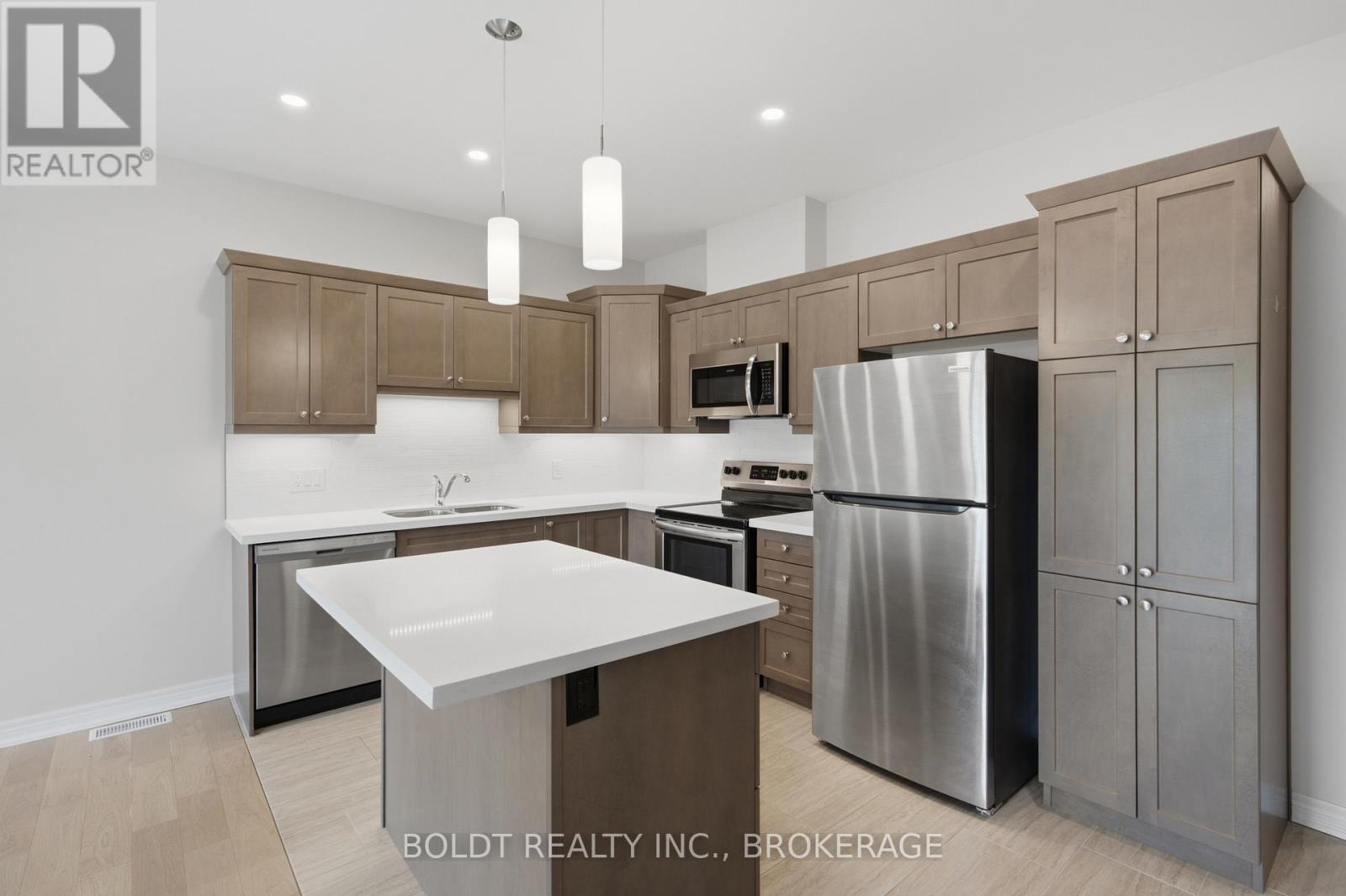 6 - 7138 Parsa Street, Niagara Falls, Ontario  L2H 3W1 - Photo 4 - X13479742