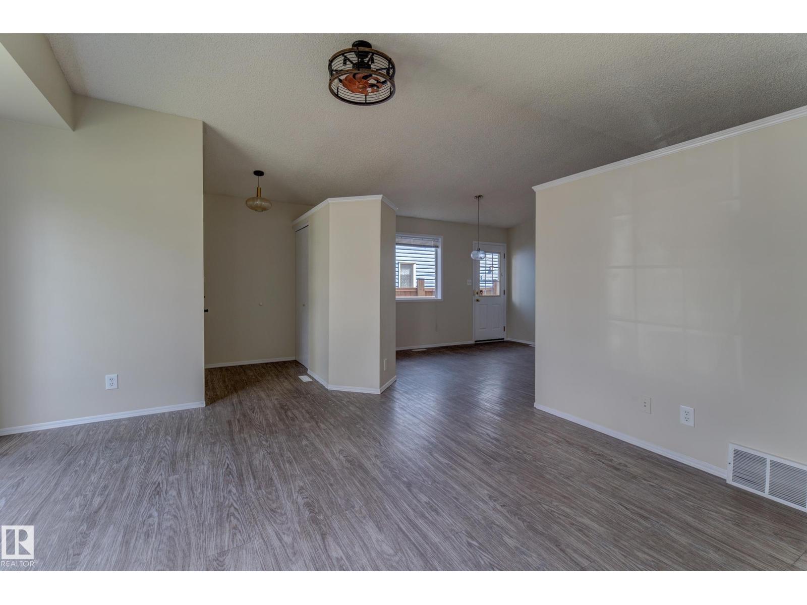 1523 Jarvis Cr NW, Edmonton, Alberta  T6L 6S4 - Photo 5 - E4495213