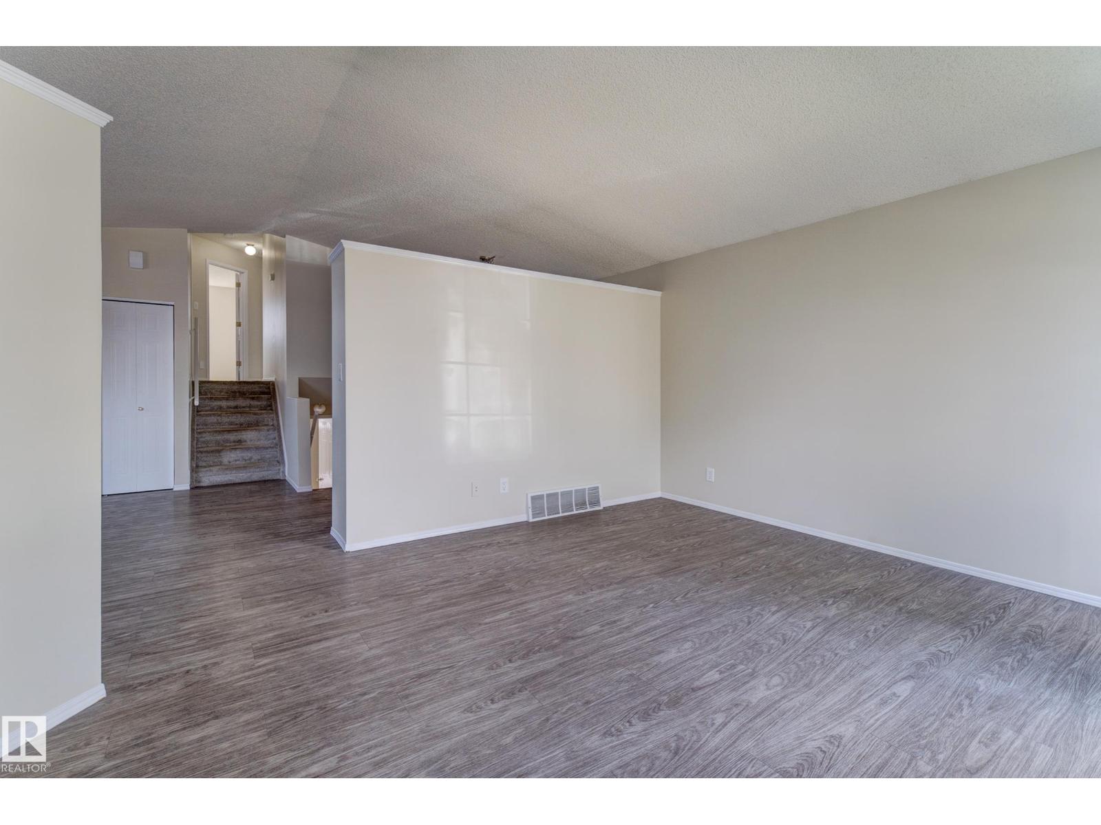 1523 Jarvis Cr NW, Edmonton, Alberta  T6L 6S4 - Photo 6 - E4495213