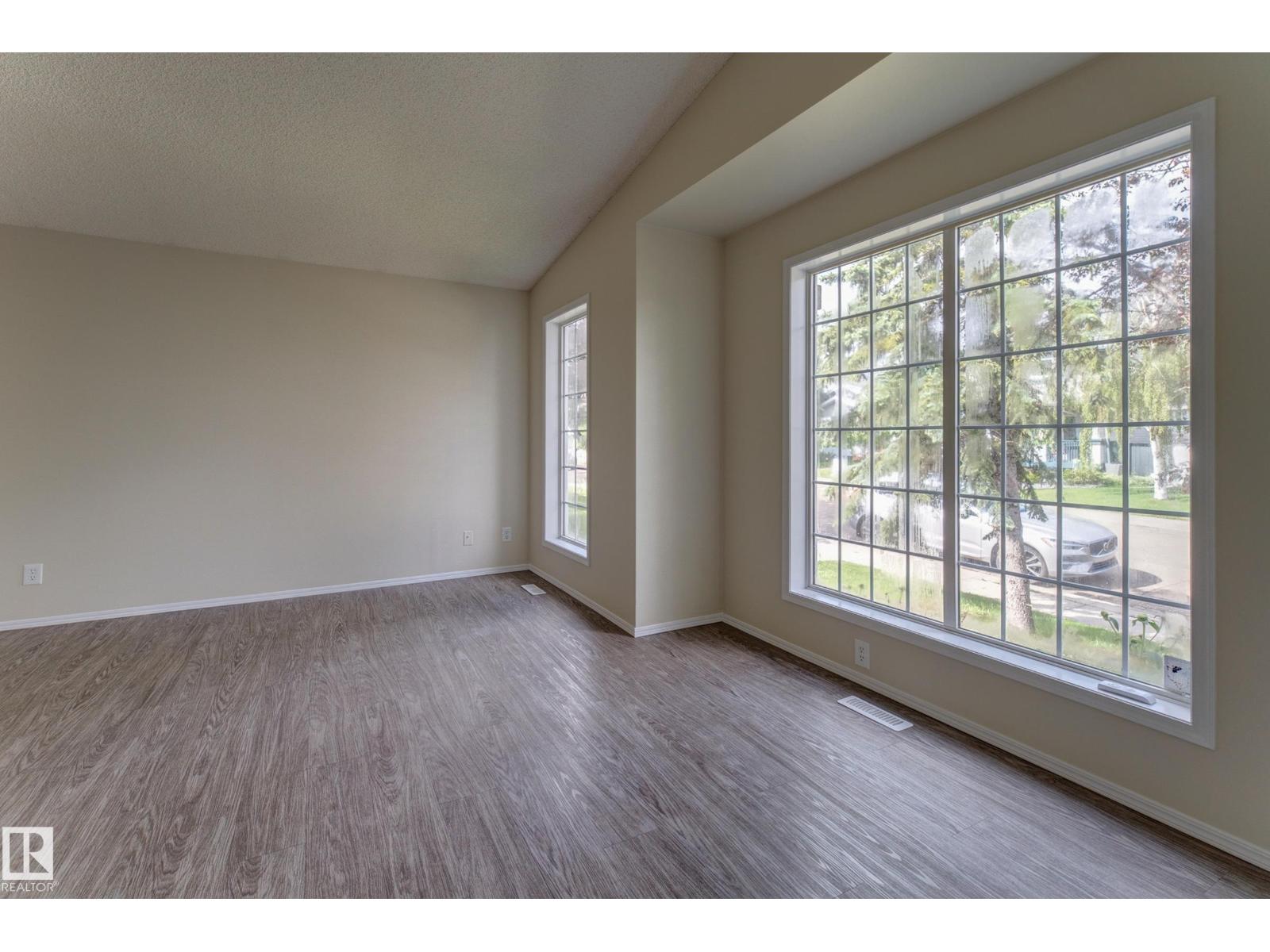 1523 Jarvis Cr NW, Edmonton, Alberta  T6L 6S4 - Photo 4 - E4495213