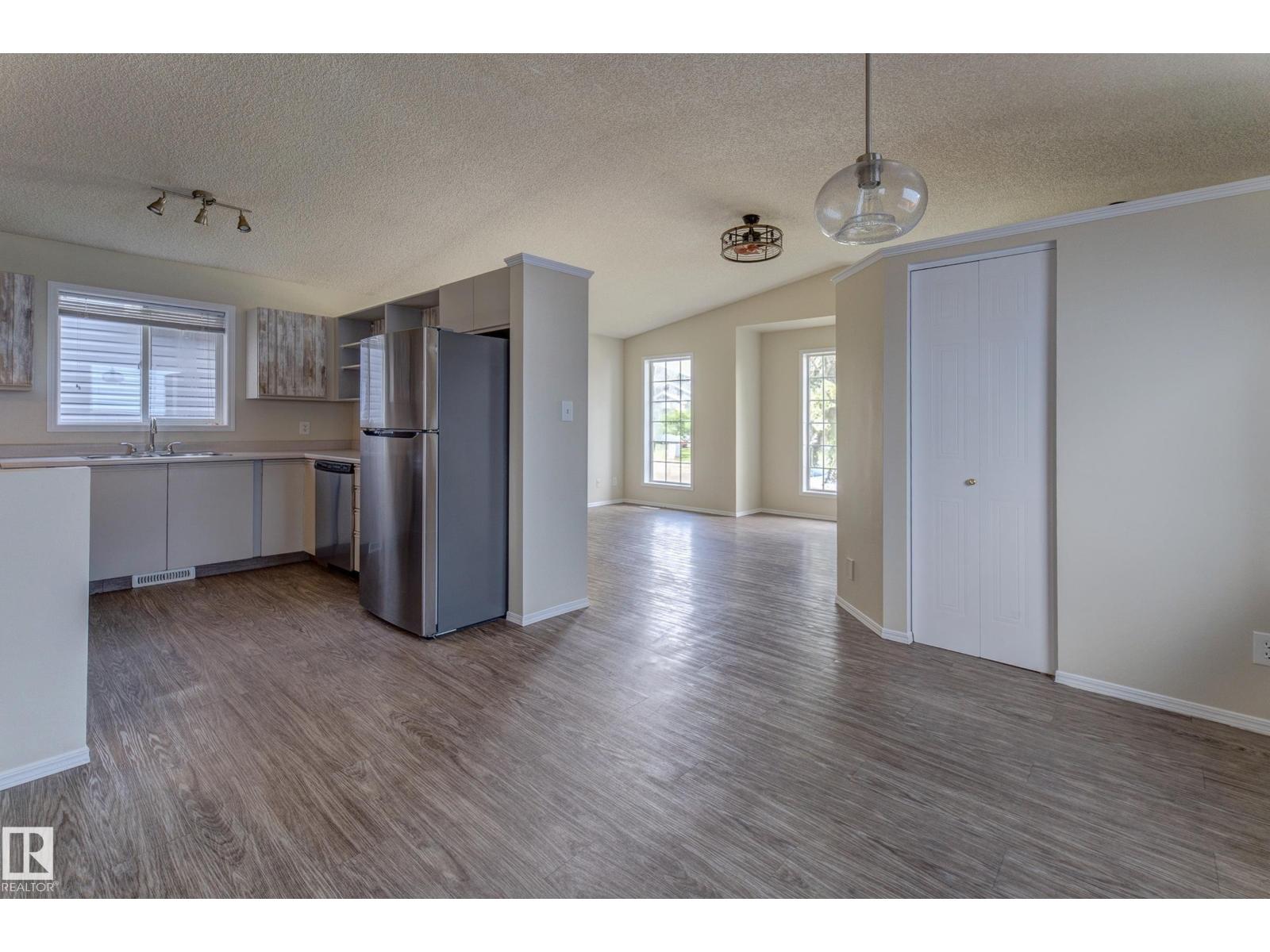 1523 Jarvis Cr NW, Edmonton, Alberta  T6L 6S4 - Photo 7 - E4495213