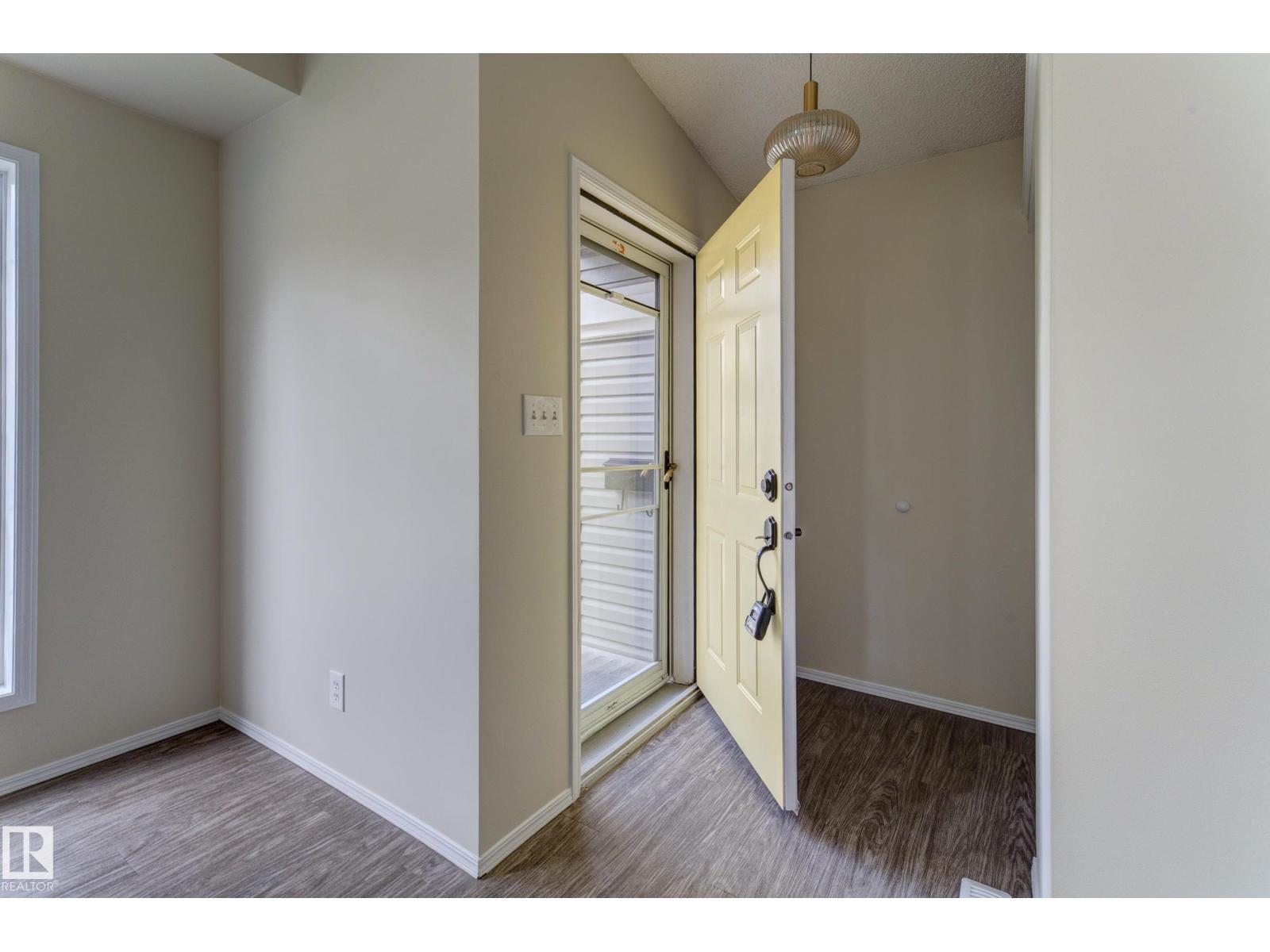 1523 Jarvis Cr NW, Edmonton, Alberta  T6L 6S4 - Photo 3 - E4495213
